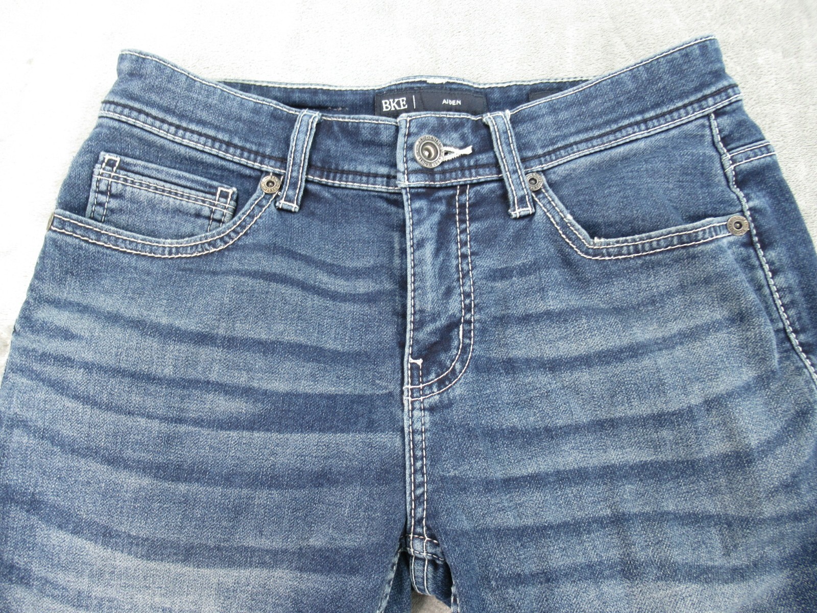 BKE Jeans Aiden Men’s 29×30 (Actual 28×28) Boot Cut Leg Medium Wash Blue