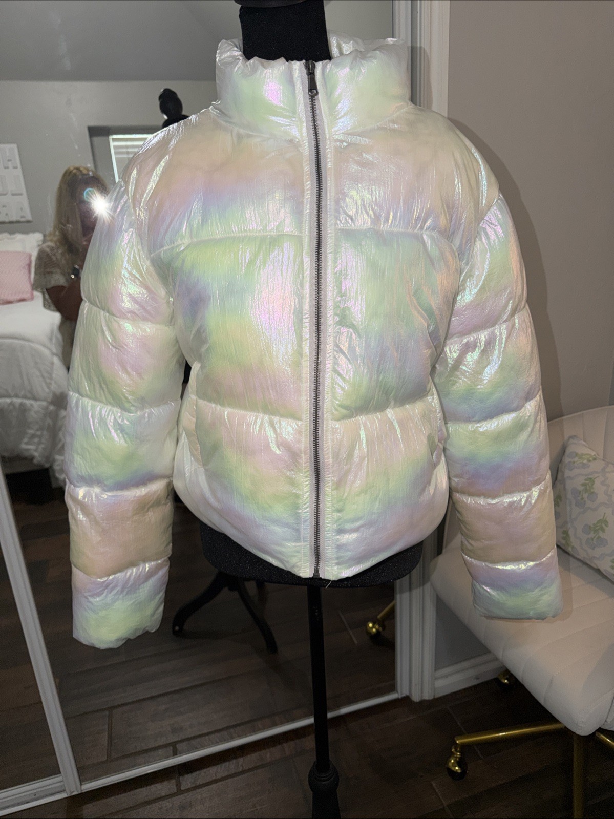 Double Zero Iridescent Zipper Up Puffer Jacket Size Medium Read