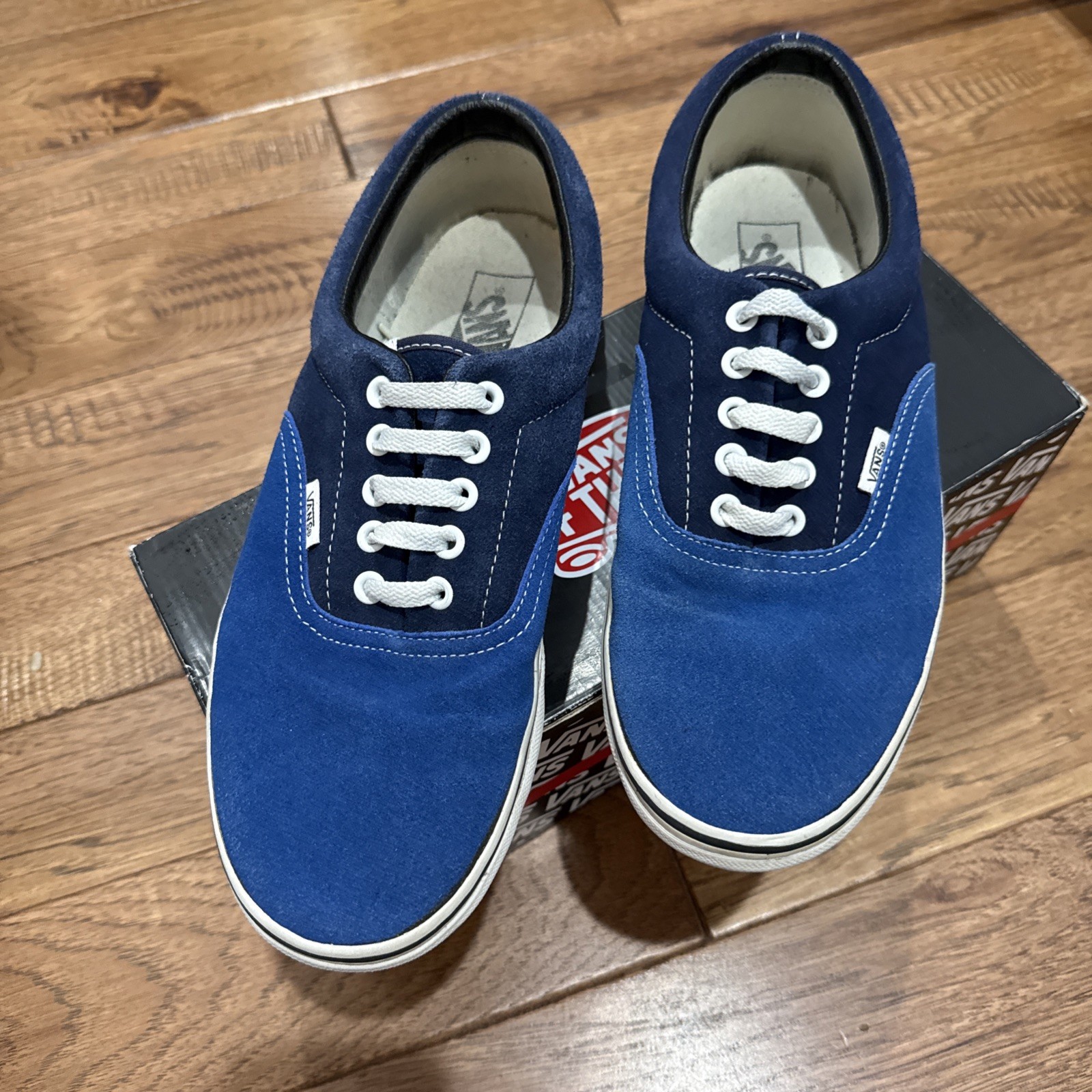 Vans Era Corduroy – 2 Tone Blue Size 10 In Box