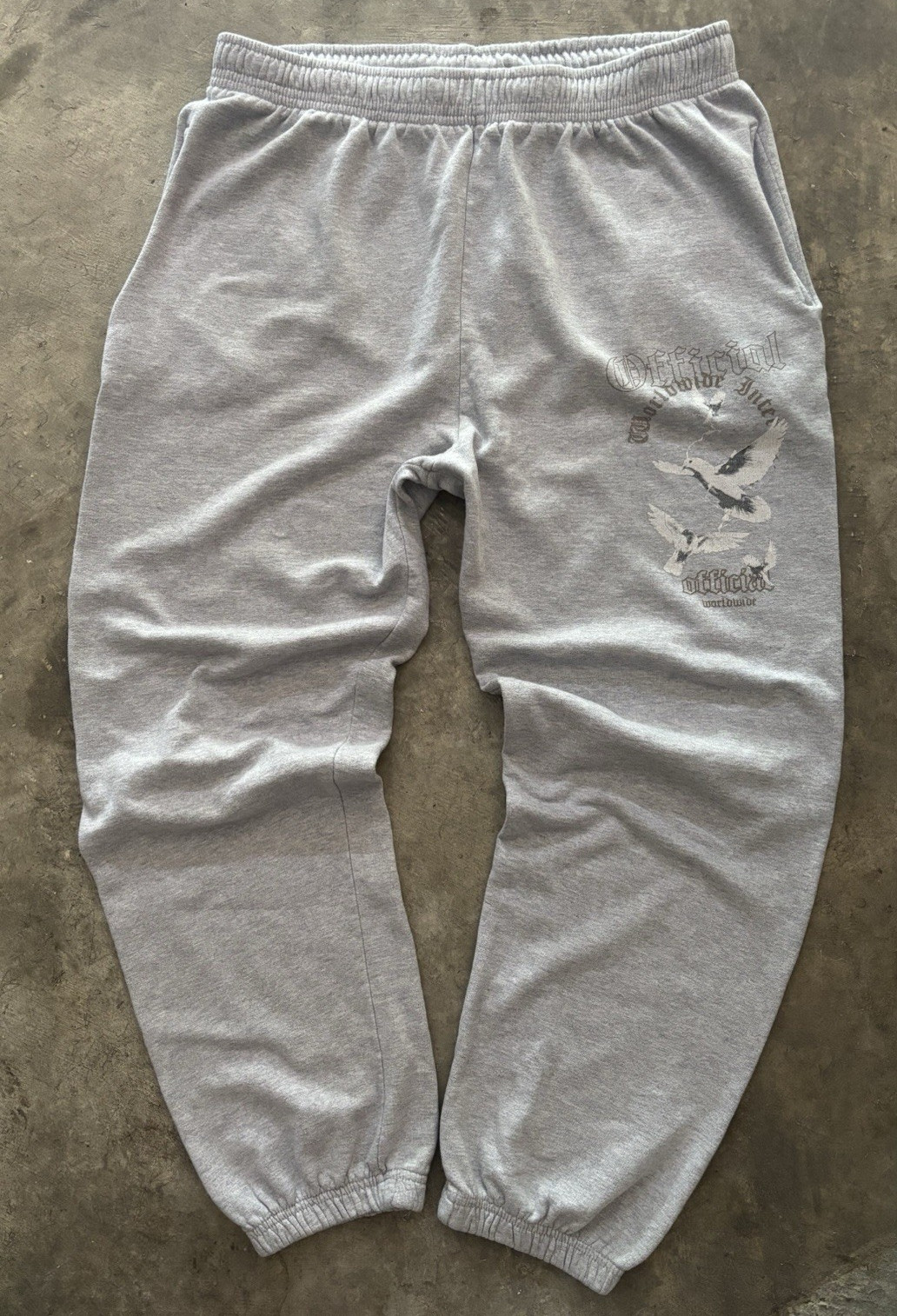 boohooMAN Men’s Gray Fleece Jogger Pants Drawstring Pockets with Graphic Mens L