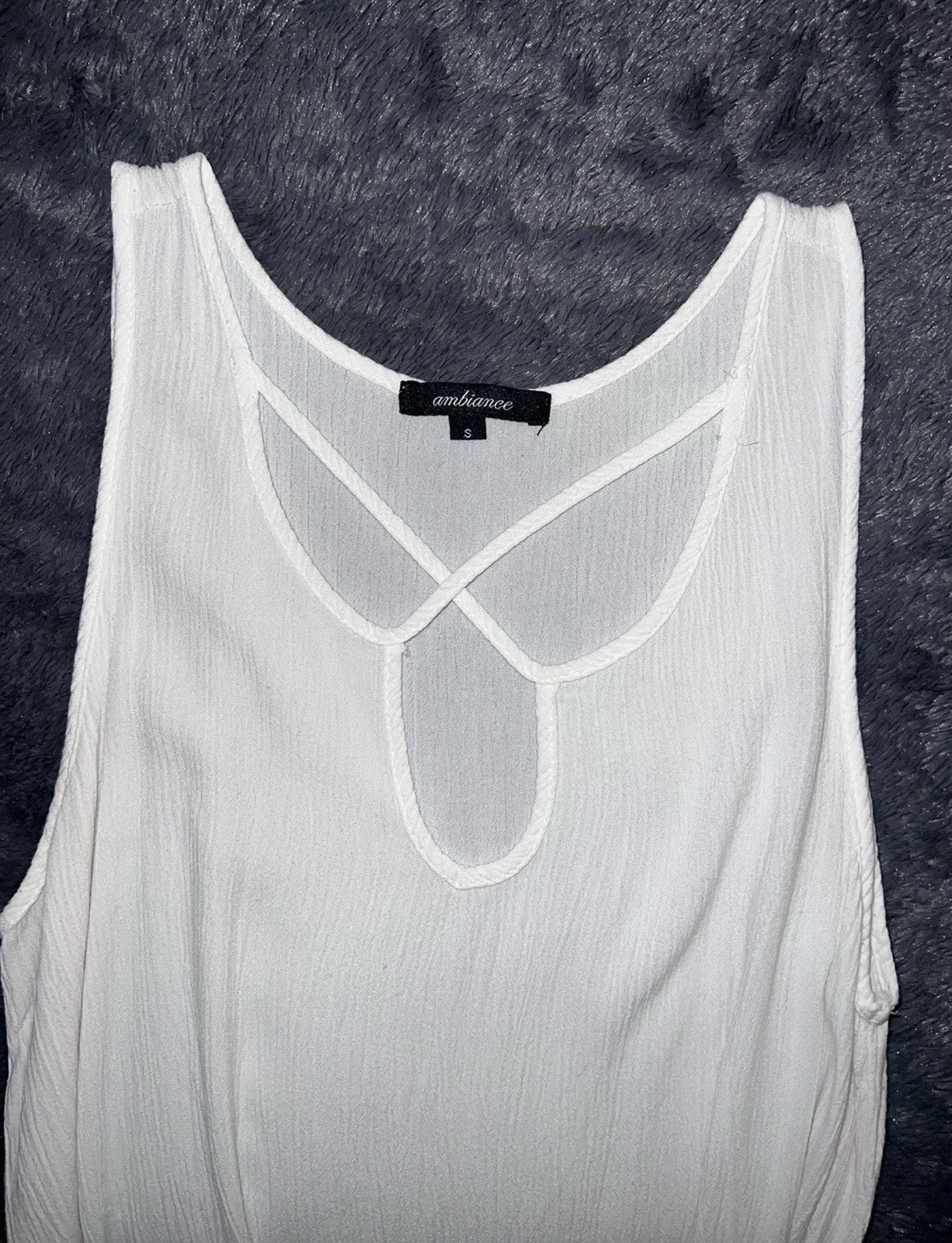 Ambiance Women’s White Solid V-Neck Sleeveless Strappy Pullover Tank Top S