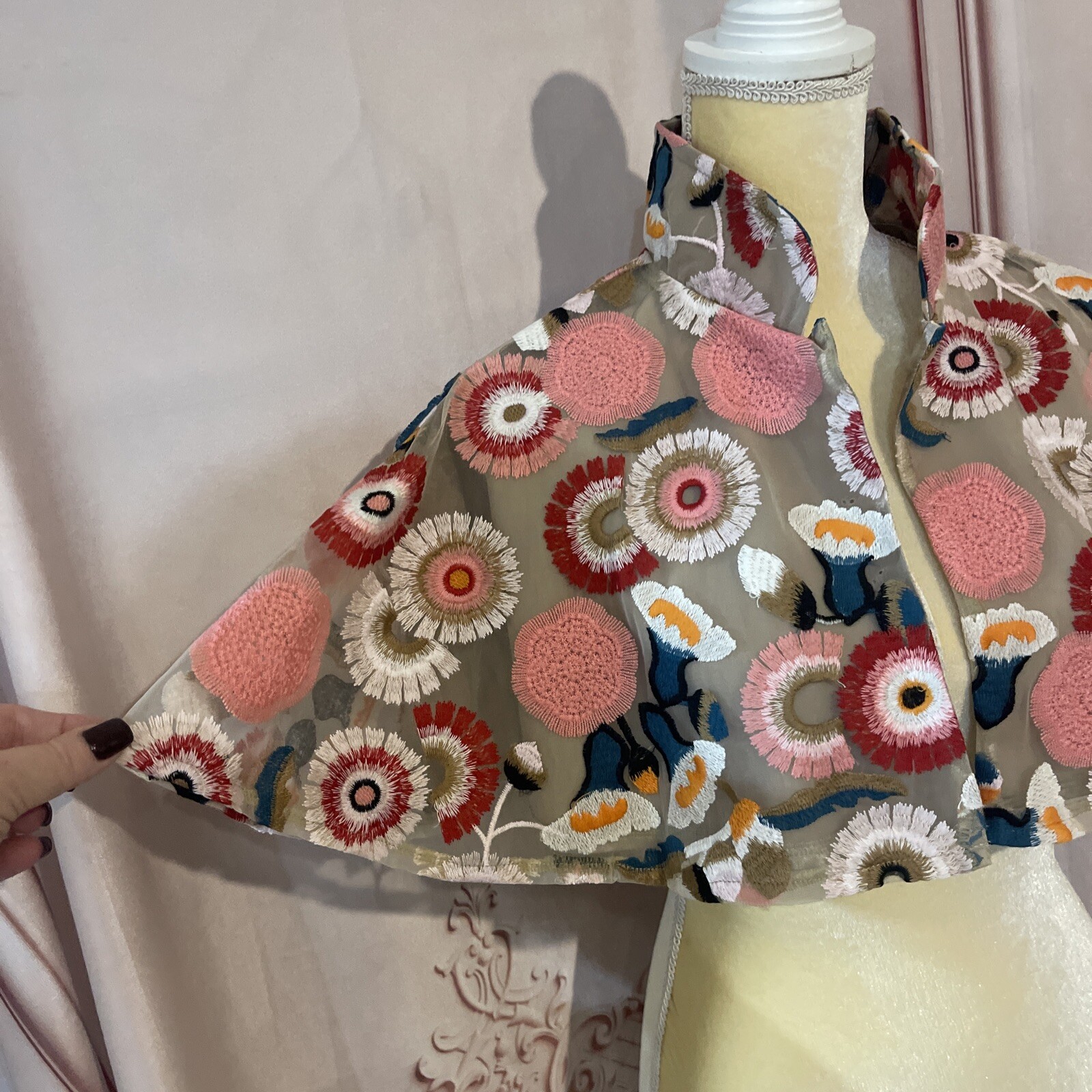 NEW Pink Red Blue Floral Embroidered Capelet Shawl Open Cardigan Shrug One Size
