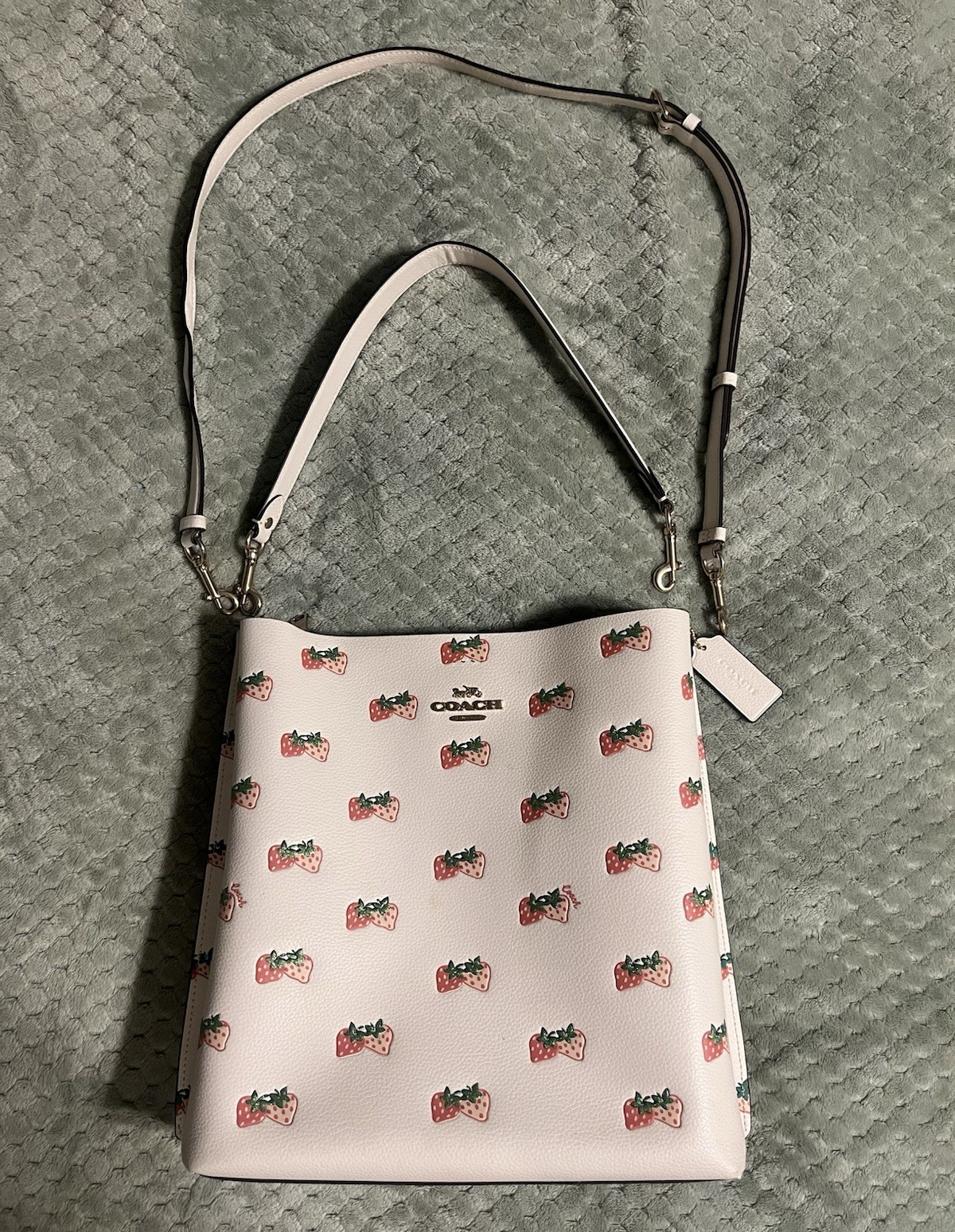 Coach White Strawberry Print Medium Shoulder Bag Detachable Strap Magnetic Zip