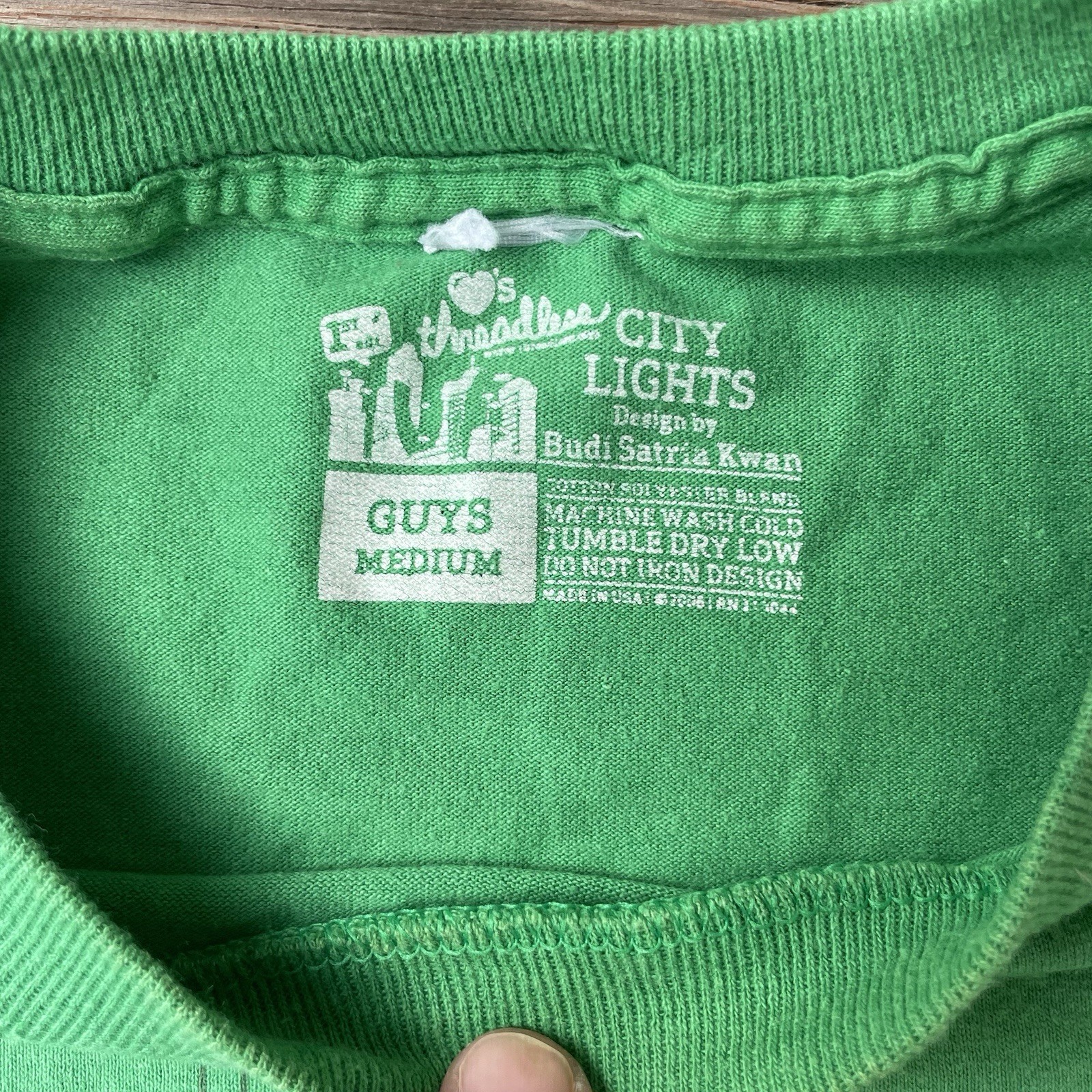 Threadless City Lights Design by Budi Satria Kwan Tshirt Men’s Medium Green USA