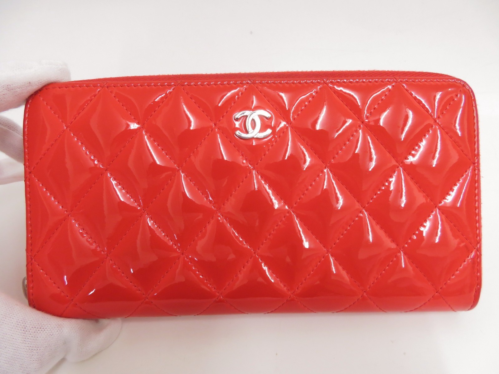 Authentic CHANEL CC Matelasse Patent Leathe Zip Around Zippy Long Wallet S#53179