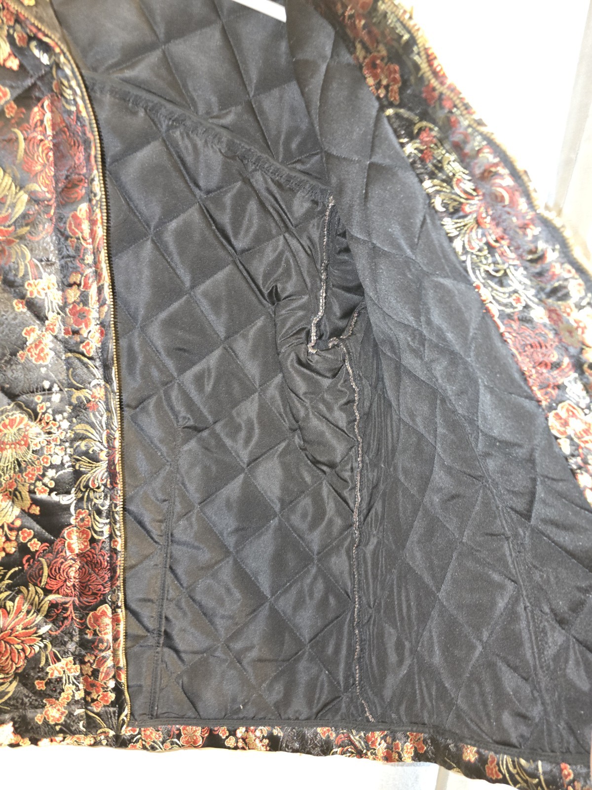 Chico’s Size 3 Quilted Floral Brocade Jacket XL Black Red Gold Metallic Zip Up