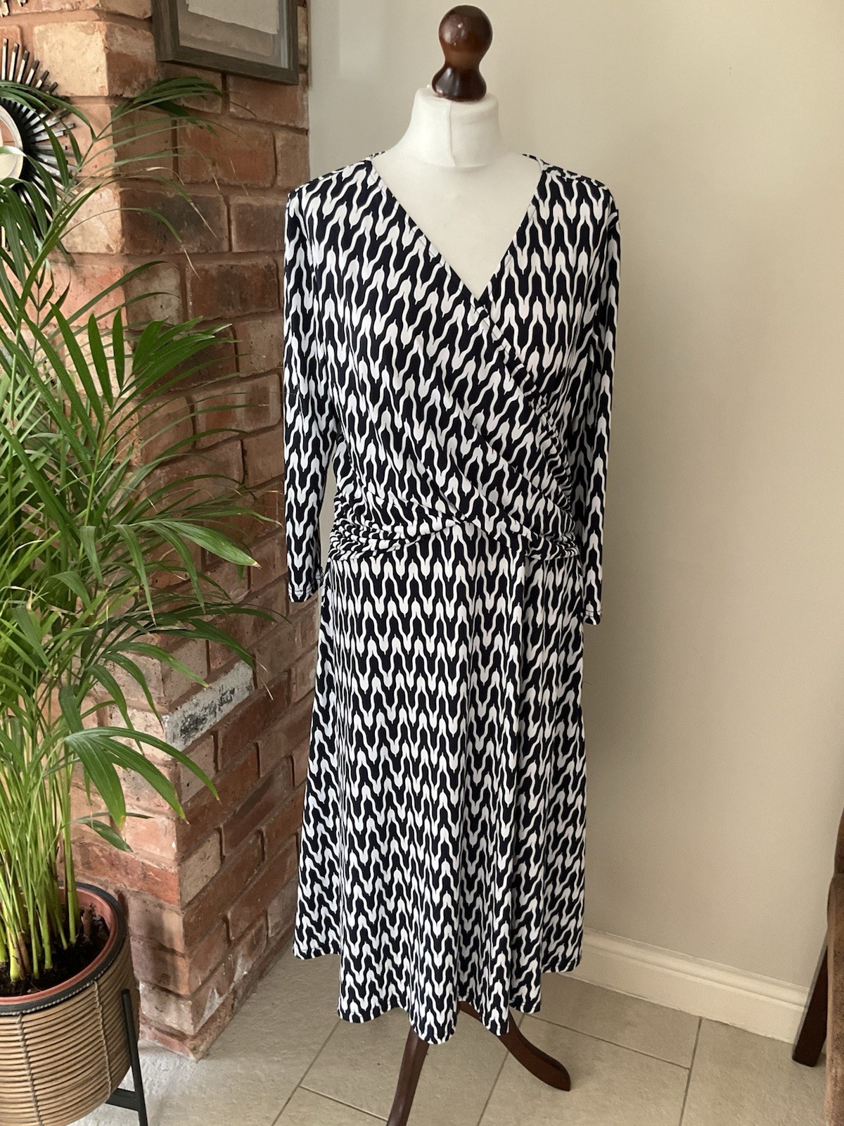Jolie Moi Wrap Dress Size 18 Faux Wrap Jersey Navy White Print Stretch