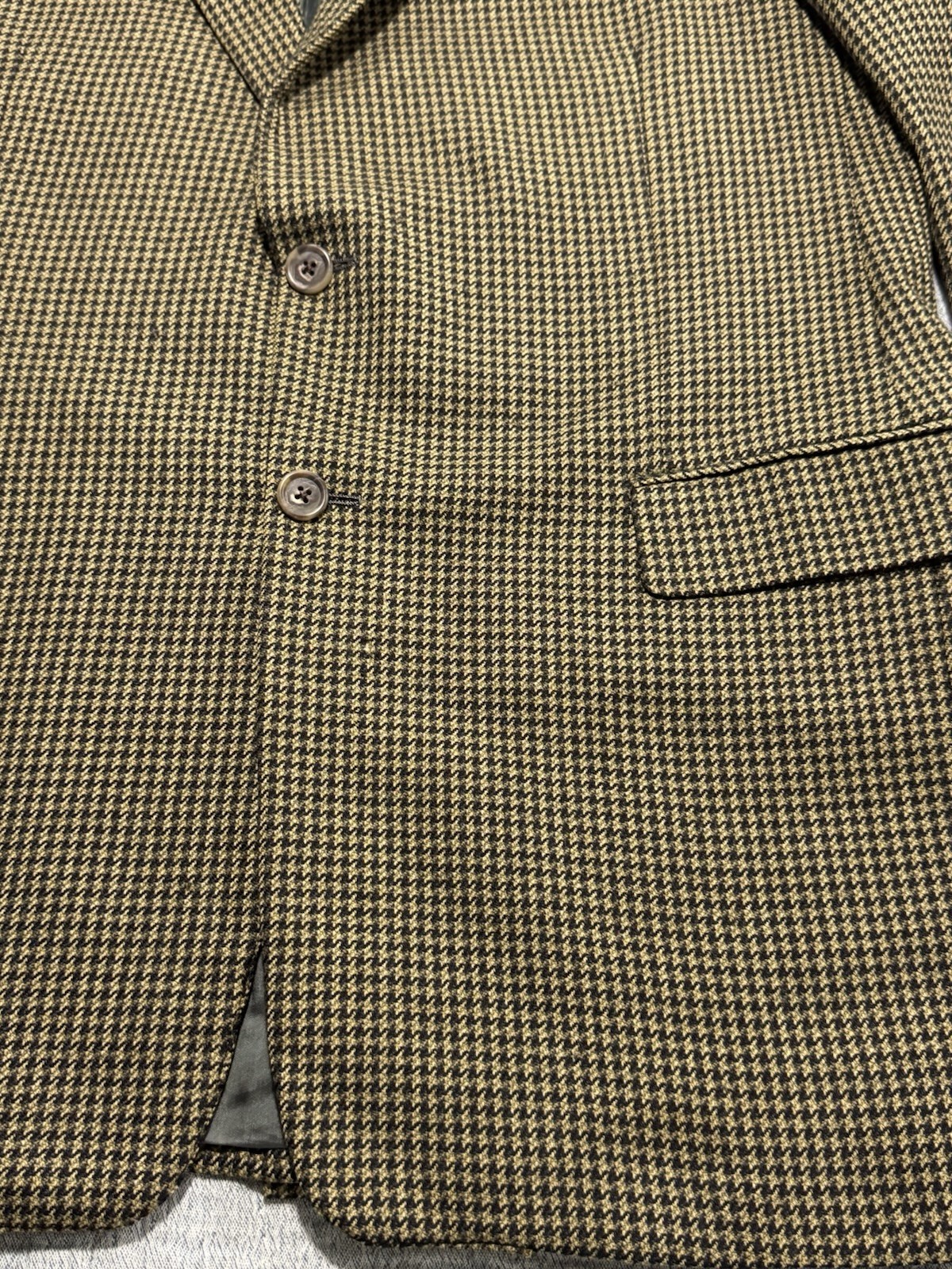 Hickey Freeman Bespoke Houndstooth Blazer. Brown Measurements in Pictures