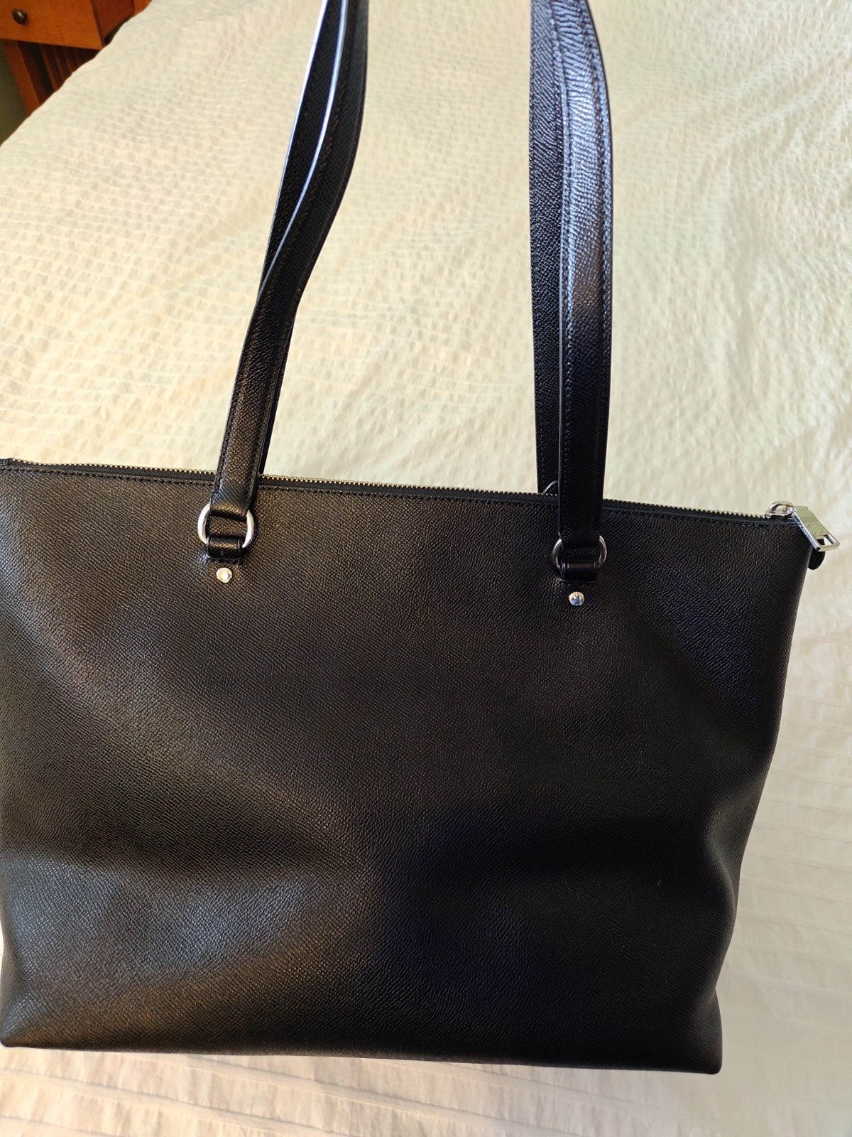 Coach Large Crossgrain Leather Tote for Women – Black (F79608)