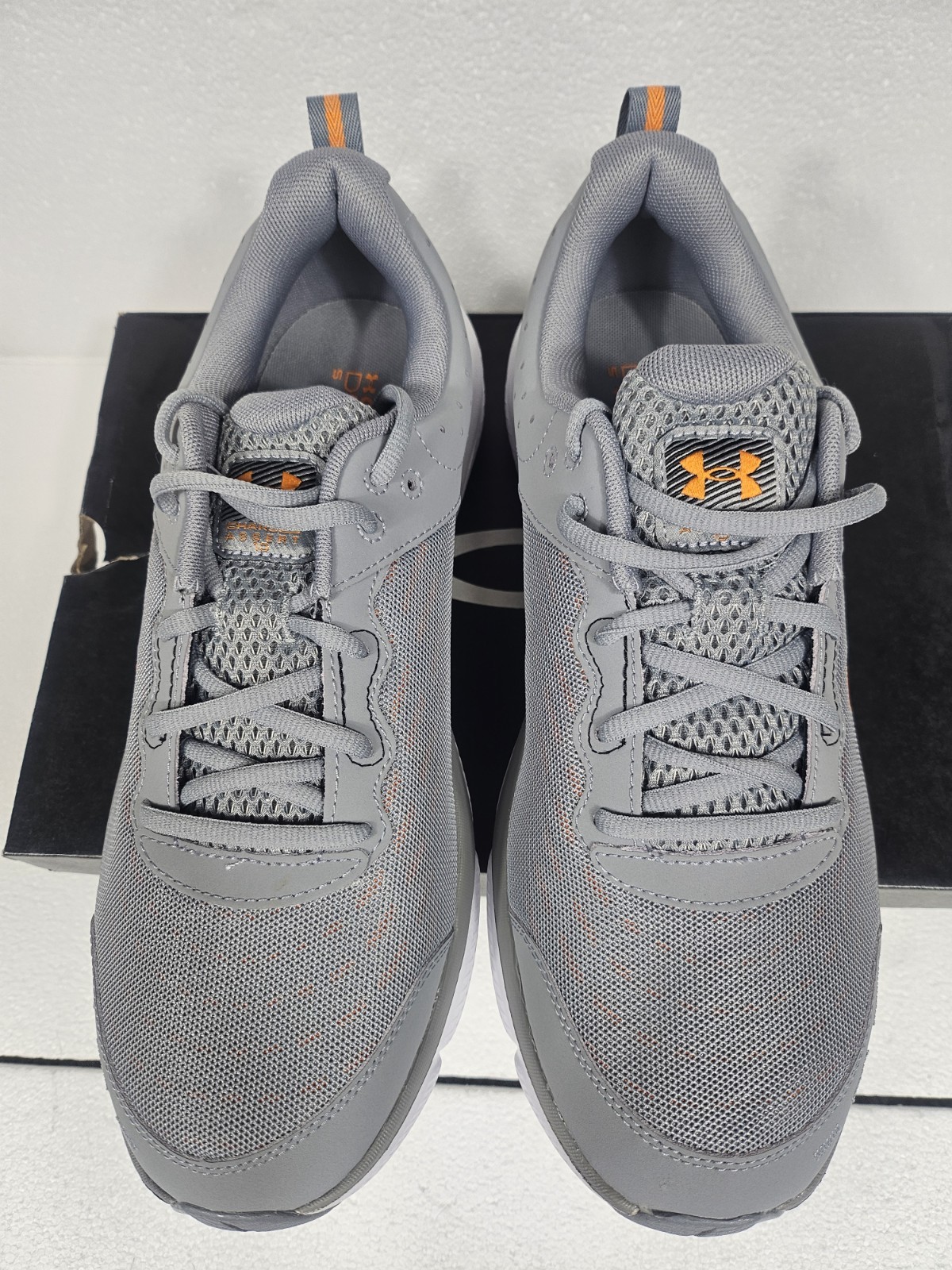 Men’s Running Shoes 11.5 Under Armour Charged Assert 10 Gray Orange 3026175-105