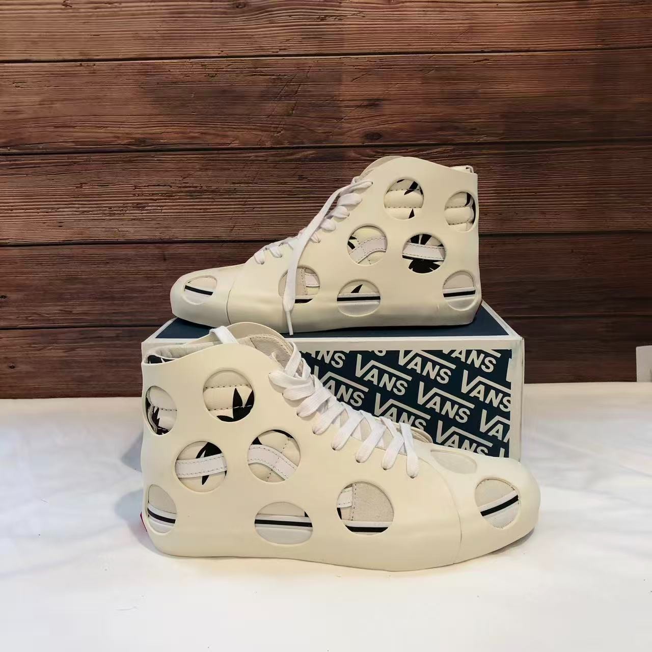 Vans Sk8-Hi Cage VLT LX ‘Polka Dot Checkered – Marshmallow’ Men Shoe VN0A5FBW2UH