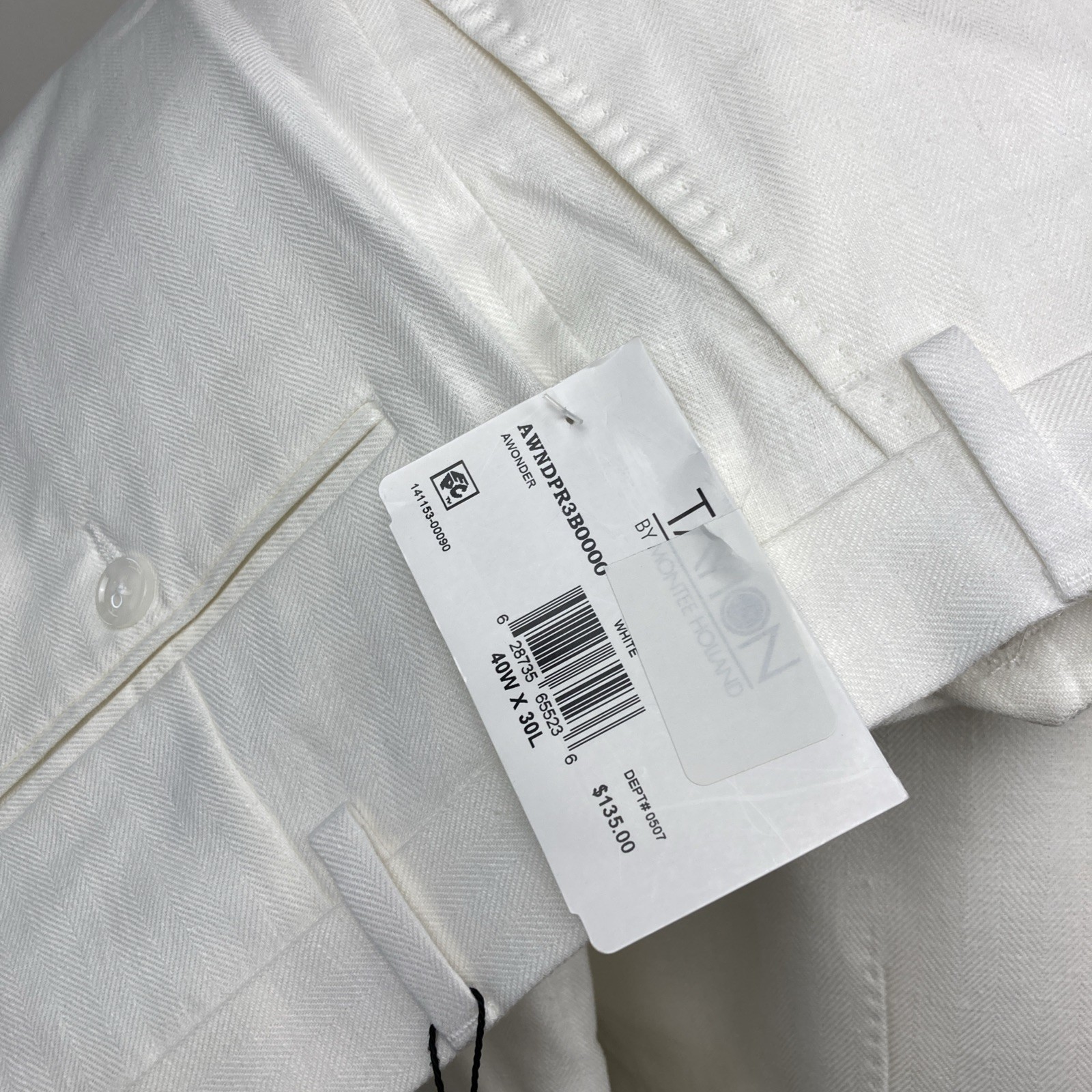 Tayion Collection Men’s 2-pc Classic-Fit Suit Jacket 46L Pants 40W 30L White