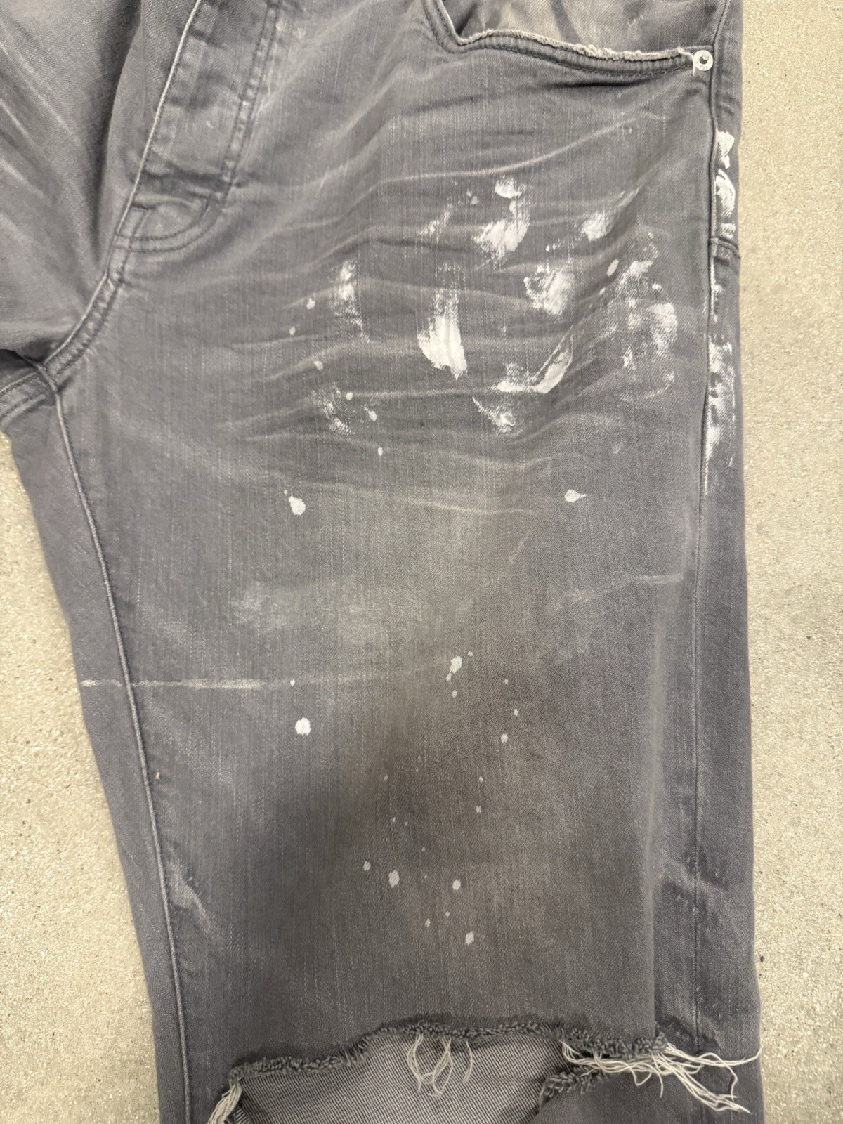 Purple Brand Men’s Gray Distressed Slim Jeans Dark Wash 5-Pocket Button