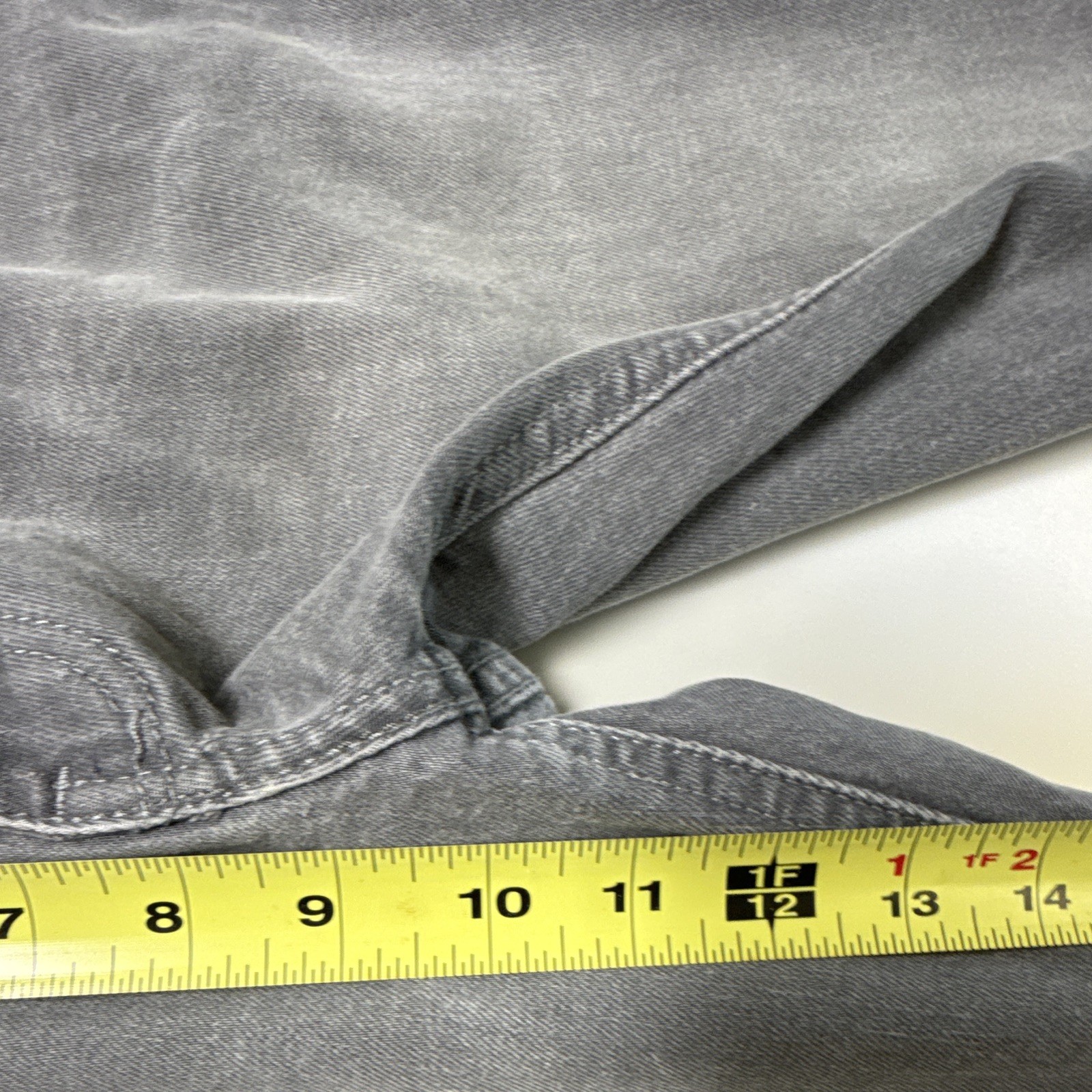 Levi’s Men’s Gray Denim Jeans Athletic Fit Straight Leg Mid Rise Cotton