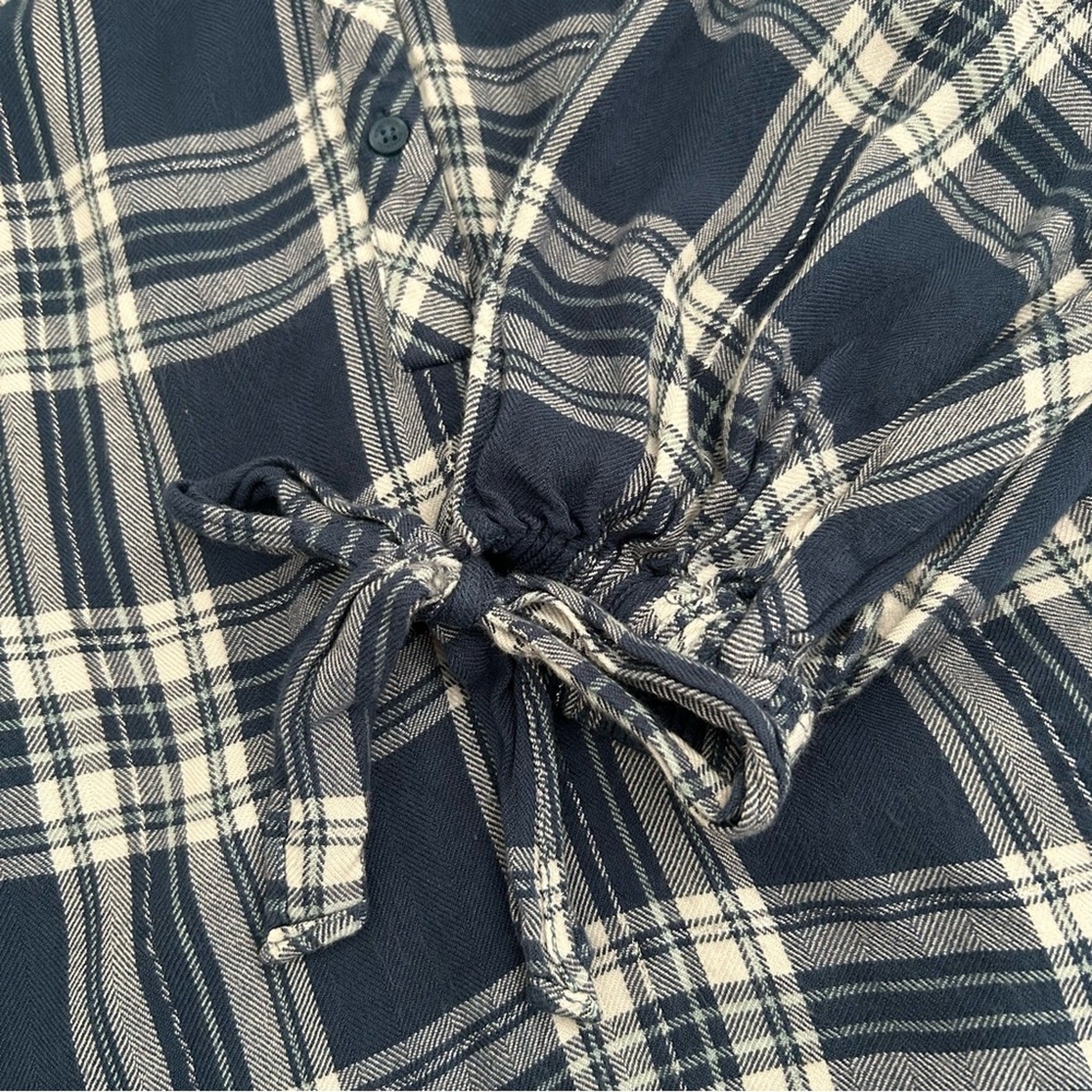 White House Black Market Size 6 Blue, White, Silver Plaid Bow Sleeve Blouse