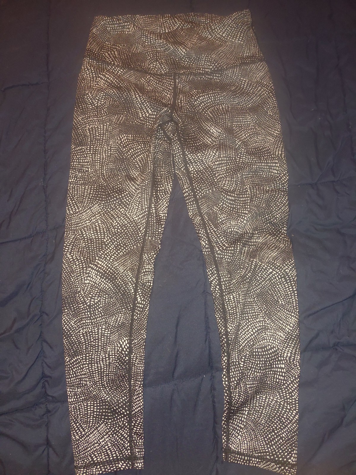 Z by Zella Activewear leggings Black And White Geometric Dots Design Size Small