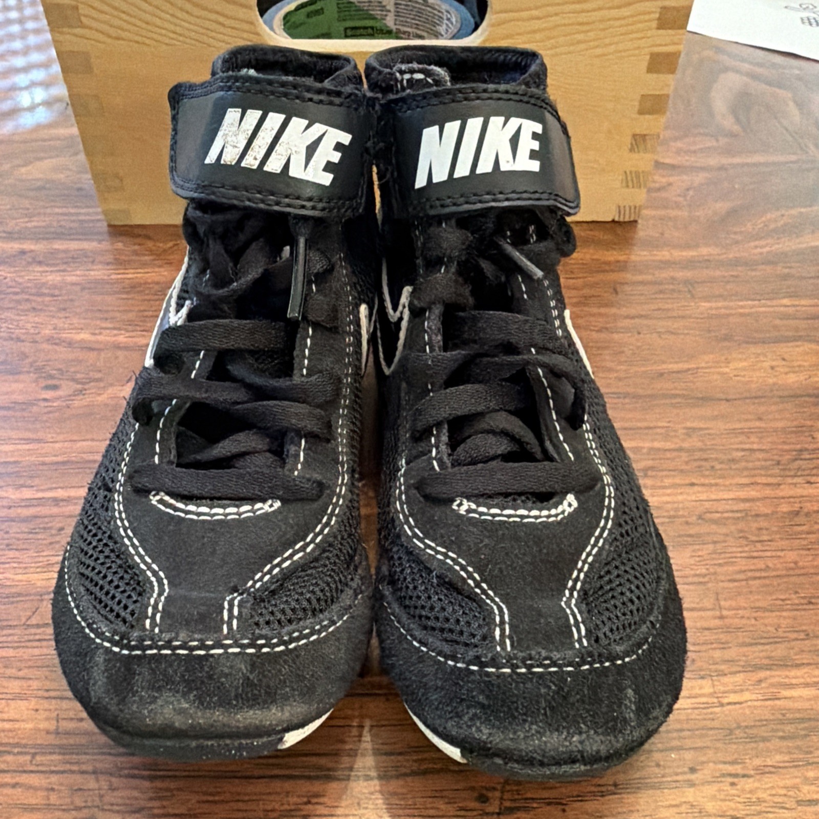 Nike Boys Speedsweep VII GS Wrestling Shoes 366684-001 Youth 12C Blk/White GUC