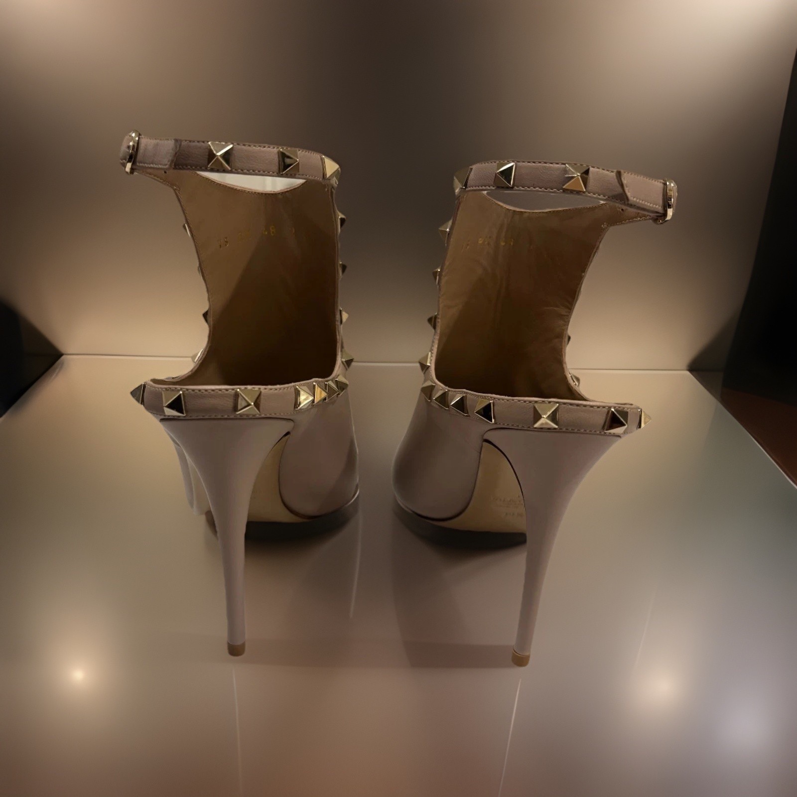 New Valentino Garavani Nude Rock Stud Heel Boot Pump 38.5 Sold Out $1150 Retail