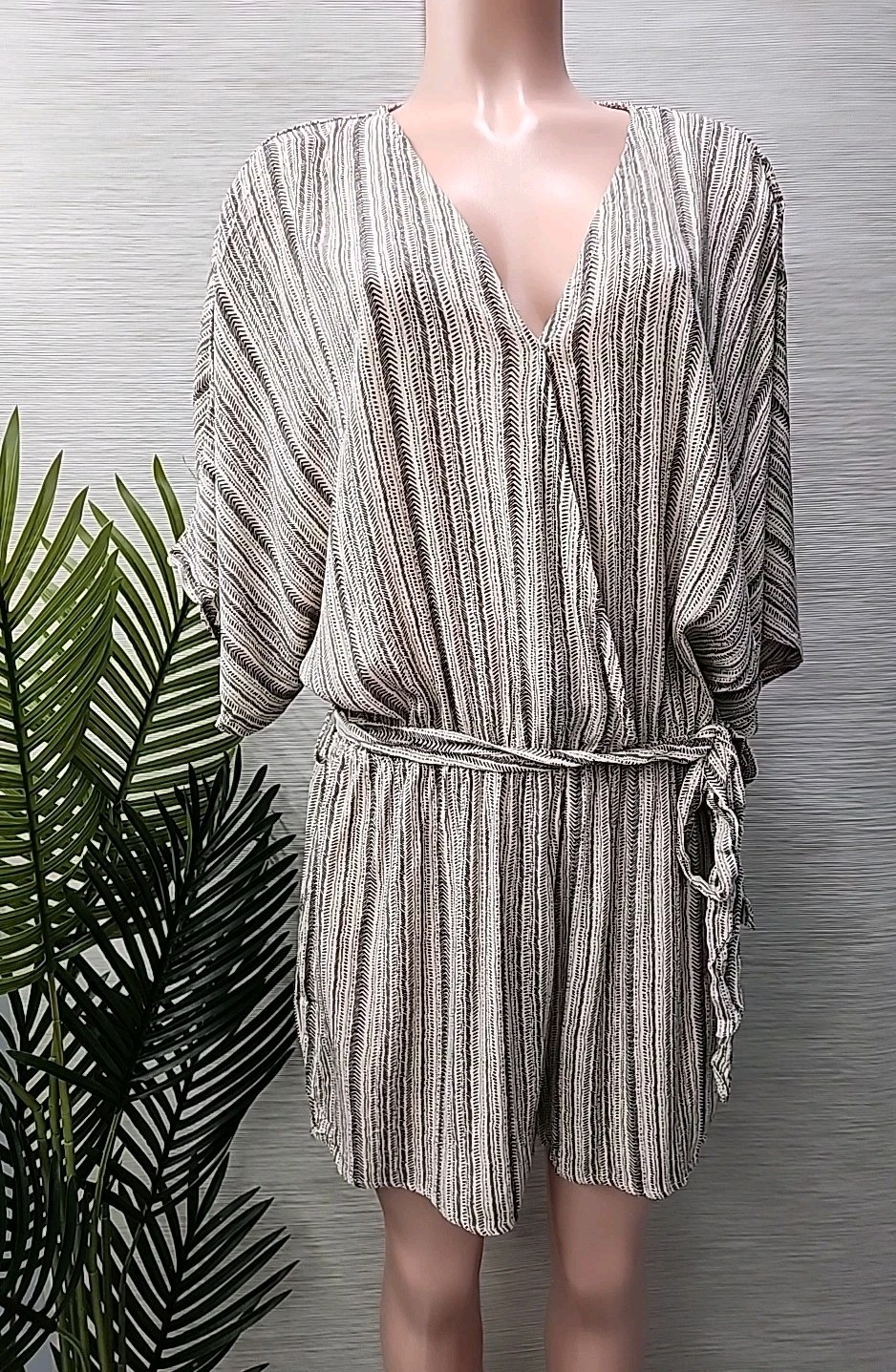 NWT CUPSHE Womens Romper Size Large Geometric Stripes