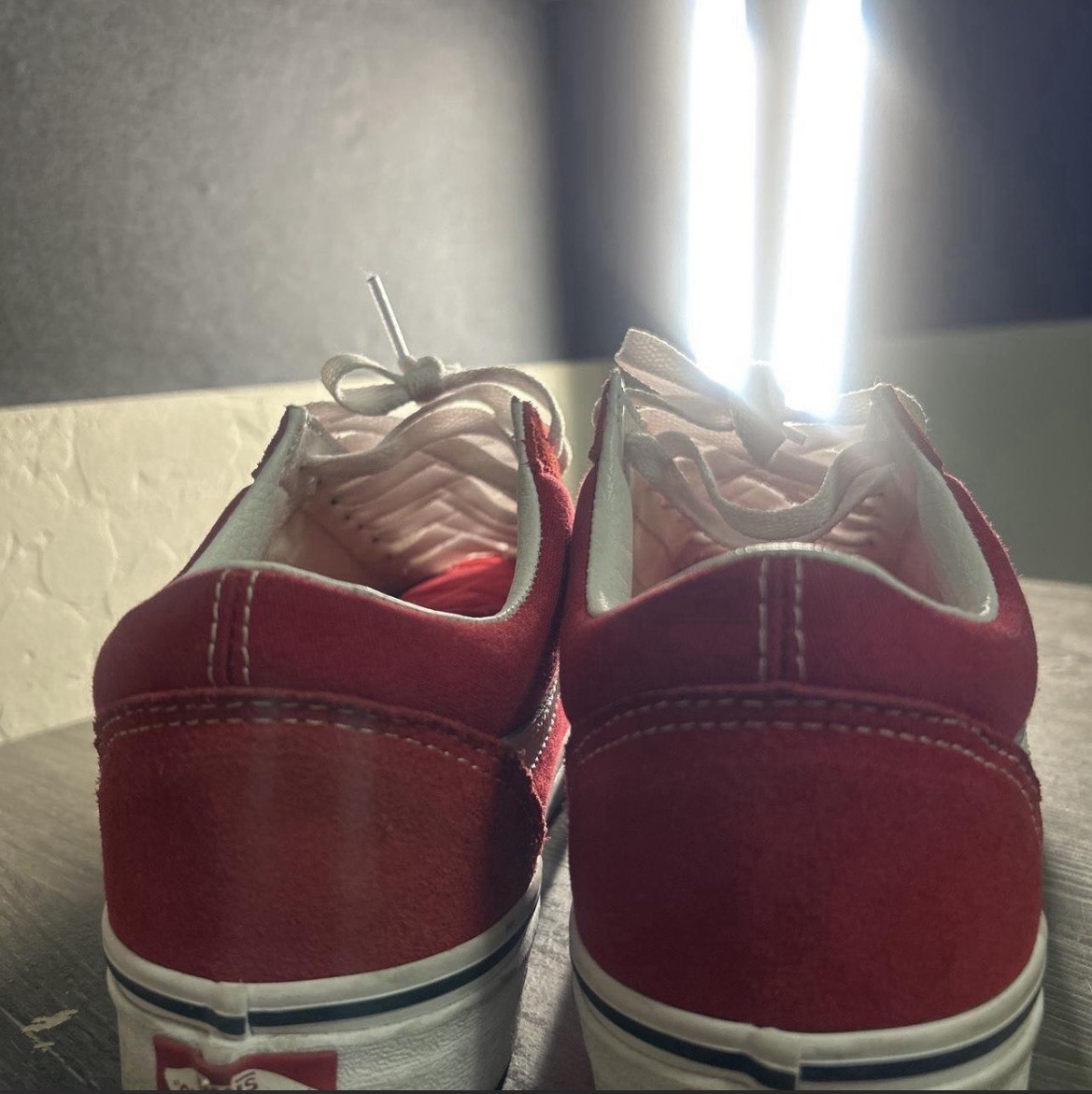 VANS Off The Wall Men’s Red/White Low Top Canvas Lace-Up Sneakers Sz 9 M