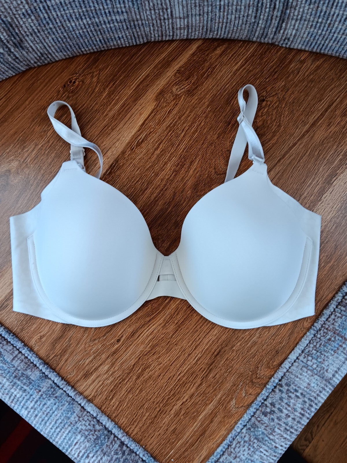 Warners White Underwire No Side Effects Lightly Lined T-Shirt Bra Size: 38D 5781