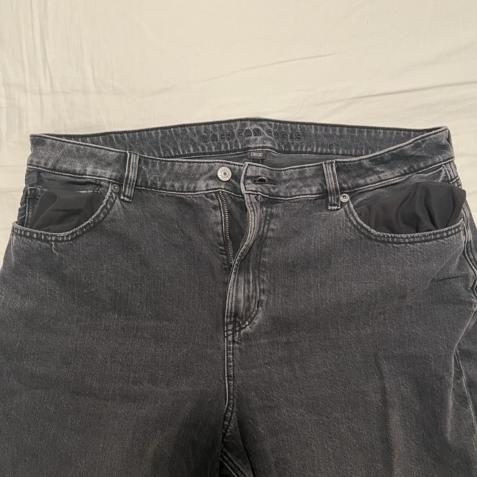American Eagle Mom Jeans Women’s Size 16 Short Strigid Black