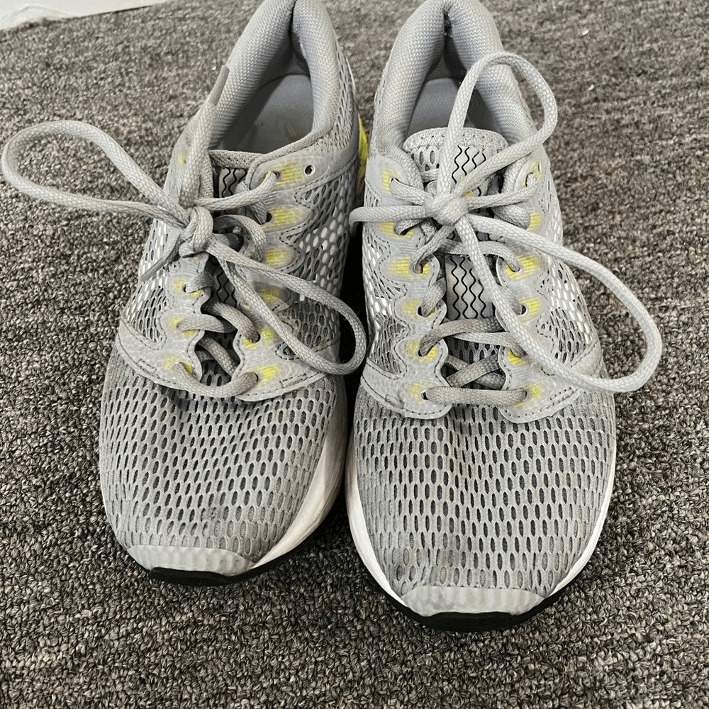 ASICS Gray Roadhawk FF 2 Running Sneakers Size 7 US $100