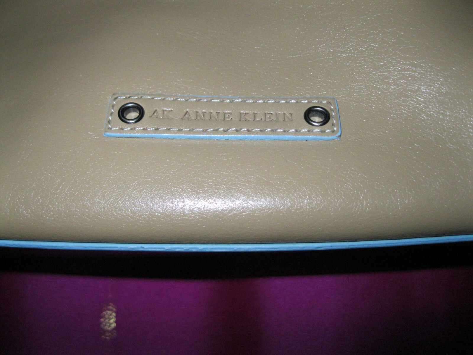 ANNE KLEIN TAN LEATHER HANDBAG, NEW, W/ 2 ZIPPERED POCKETS & LT. BLUE TRIM