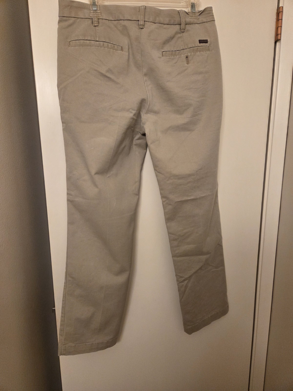 IZOD Men’s Straight Fit Chino Pants Beige 32 Waist Stretch Twill Pockets