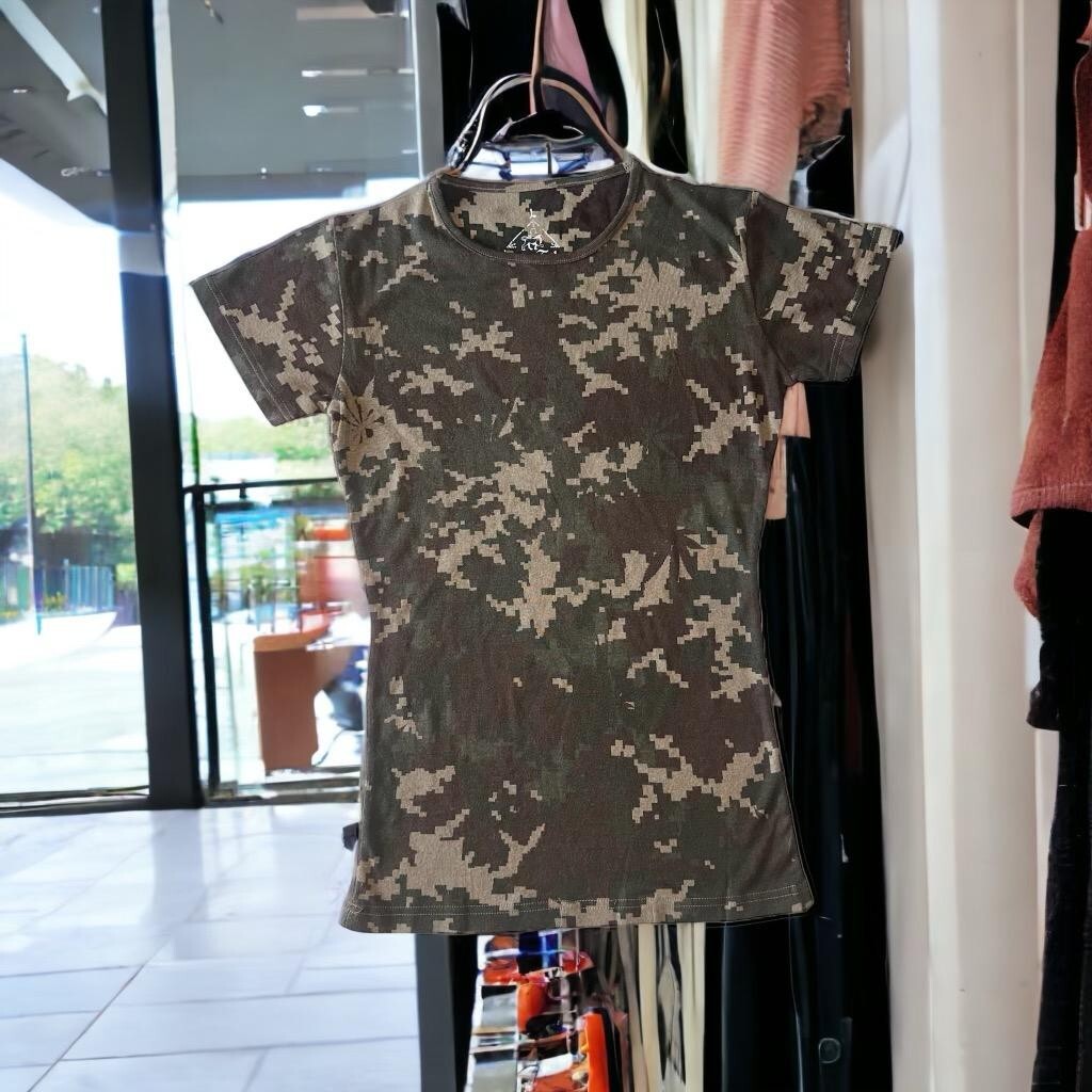 Petite Digicam Hemp Bamboo Soy T-Shirt L | Divine Tribe Eco-Friendly Ladies Top