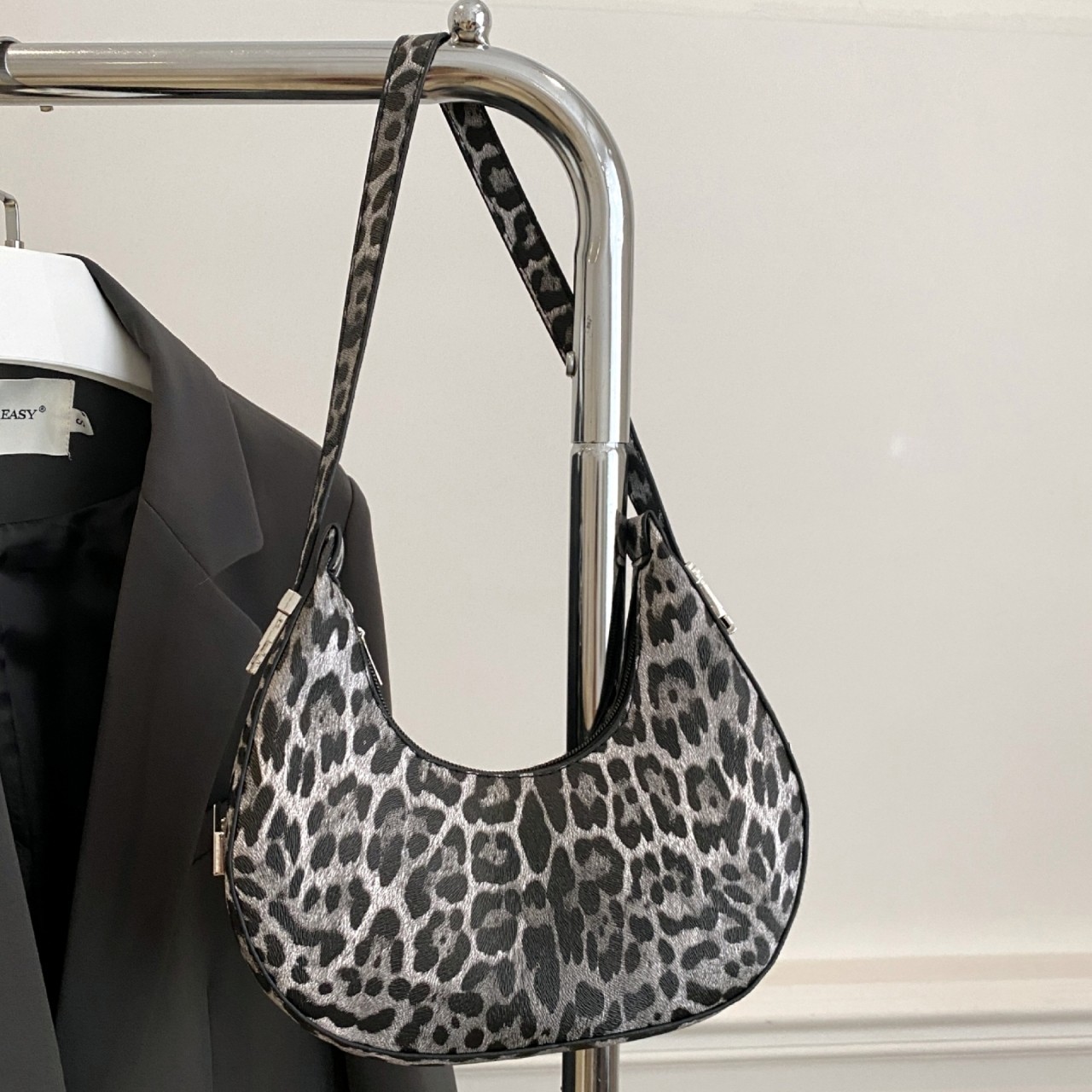 Trendy PU Leather Leopard Pattern Zip Crescent Hobo Bag Underarm Shoulder Purse