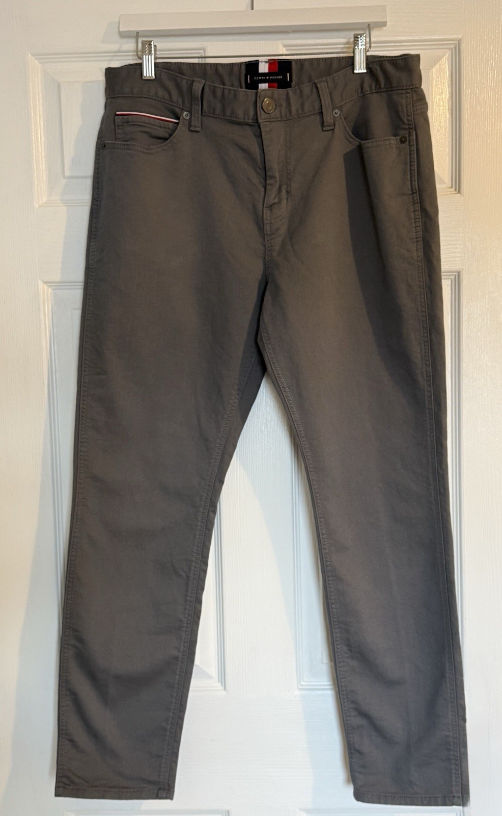 Tommy Hilfiger TH Flex Men’s Slim Flat Front Chino Pants Gray 34×32 Preppy