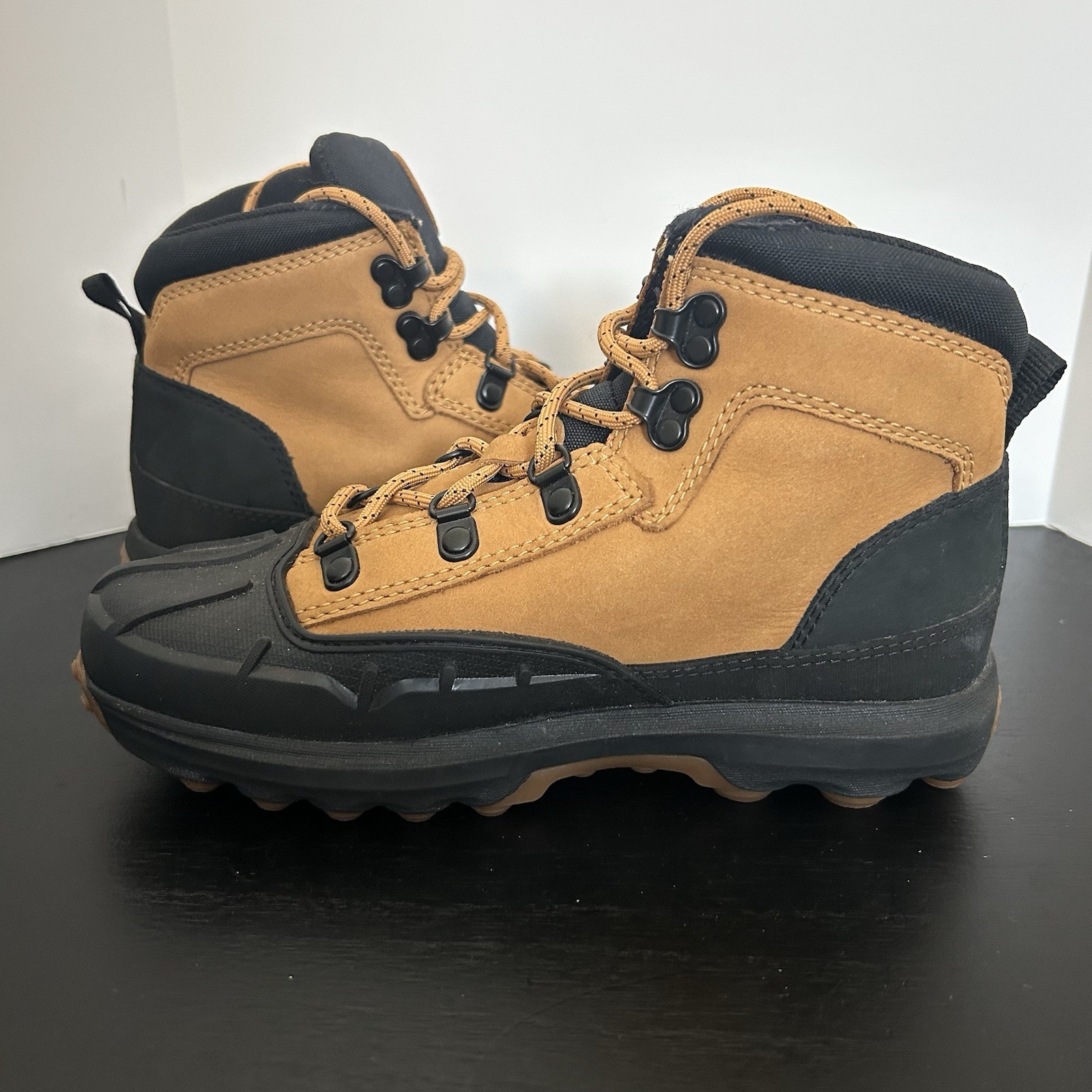 Timberland Converge Boots Boys Size 2 Wheat NuBuck Black Duck Hiking Waterproof
