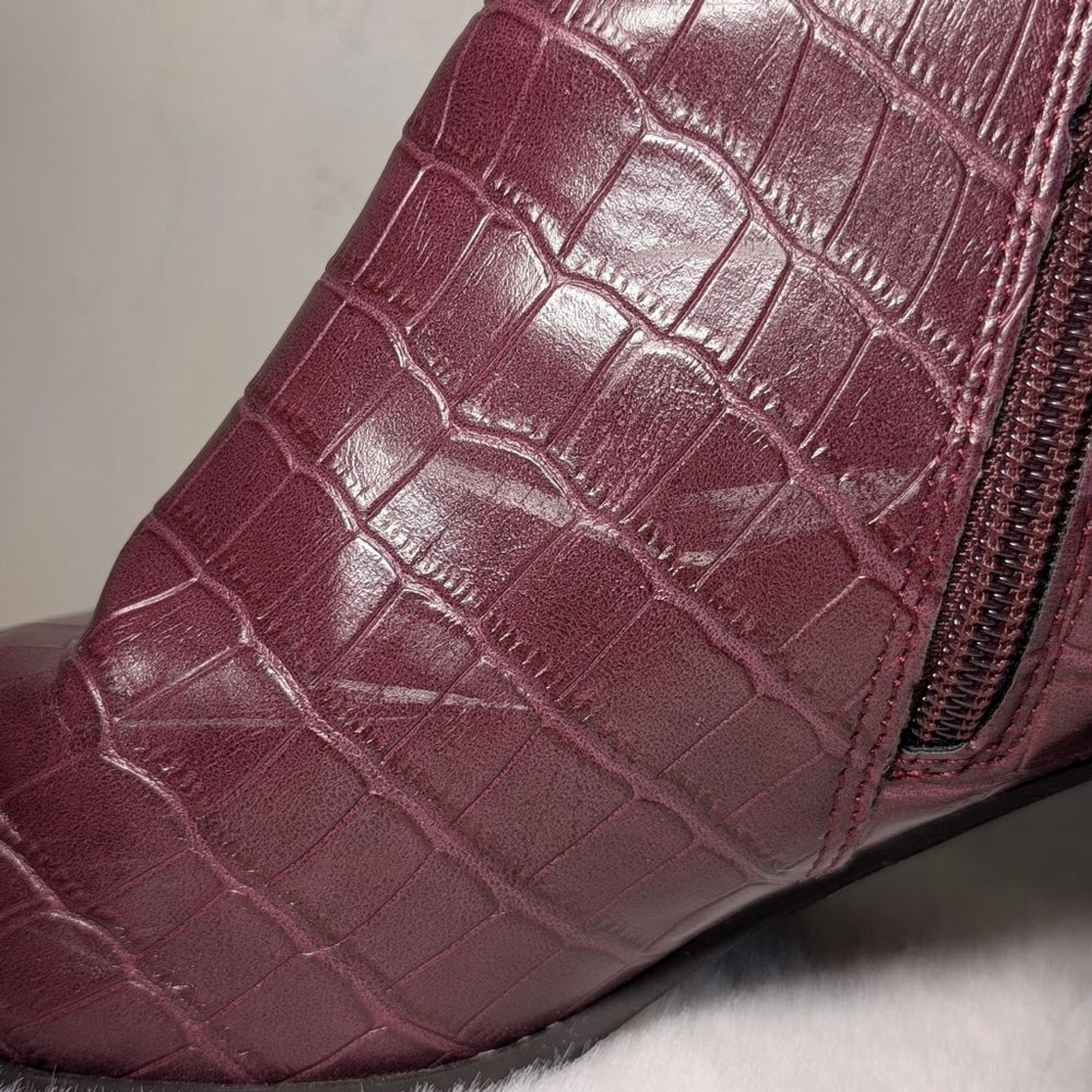 Kenneth Cole Effie Block Heel Booties | Women’s 9 M | Maroon Croc-Embossed