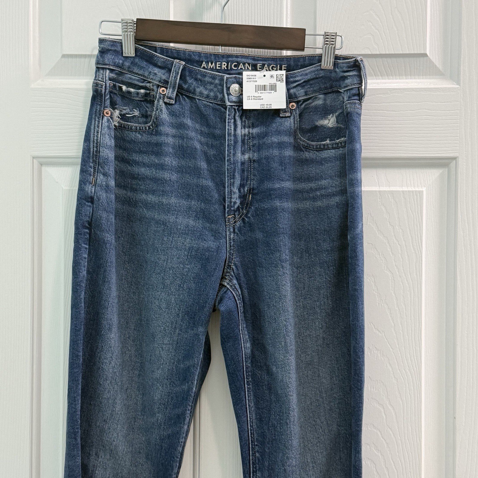 NEW American Eagle Women’s Size 6 Regular Strigid Mom Jeans Blue Denim