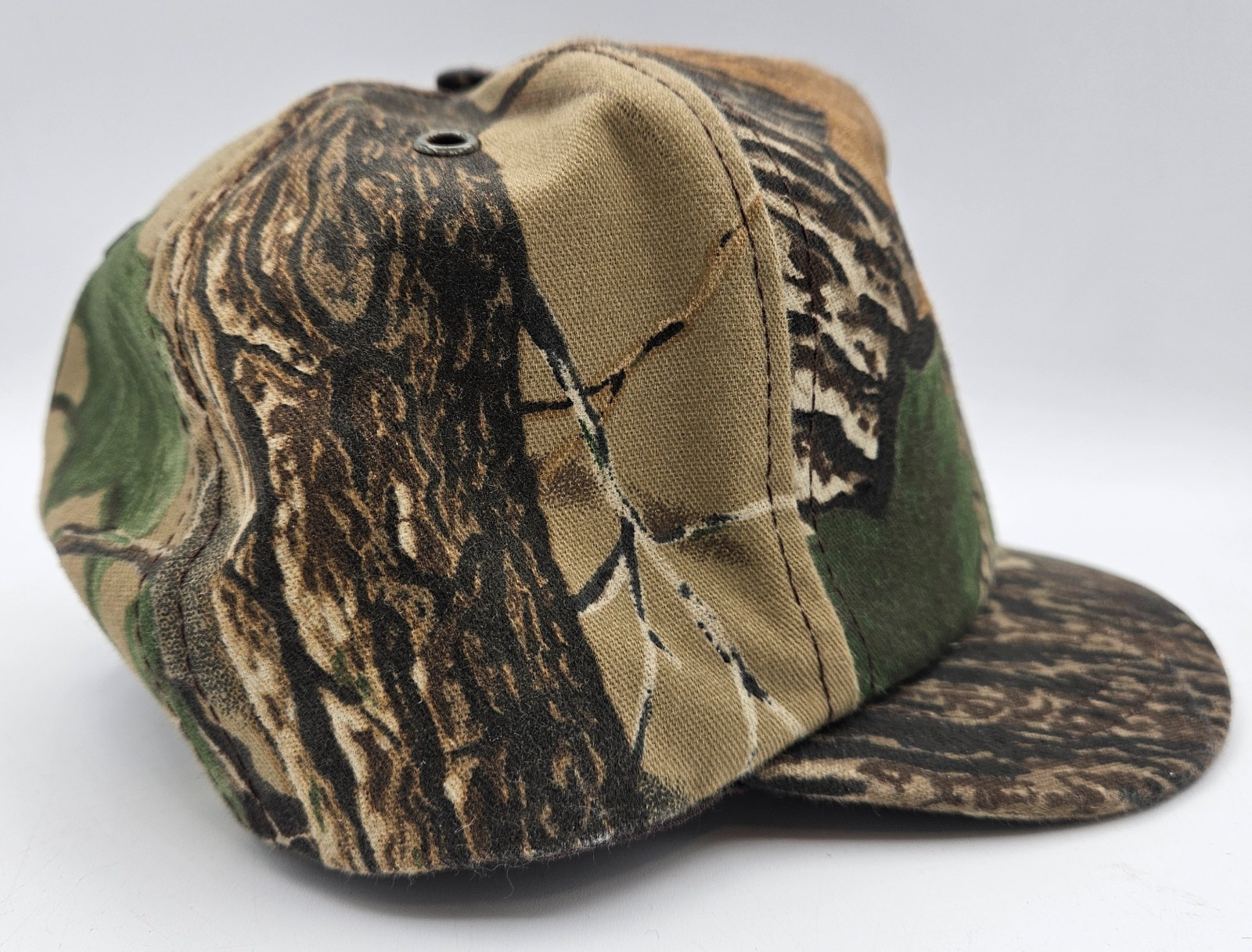 Realtree Camo Short Brim Snapback Hat Cap Hunting Archery Fits 6.75 to 7.5 NWOT