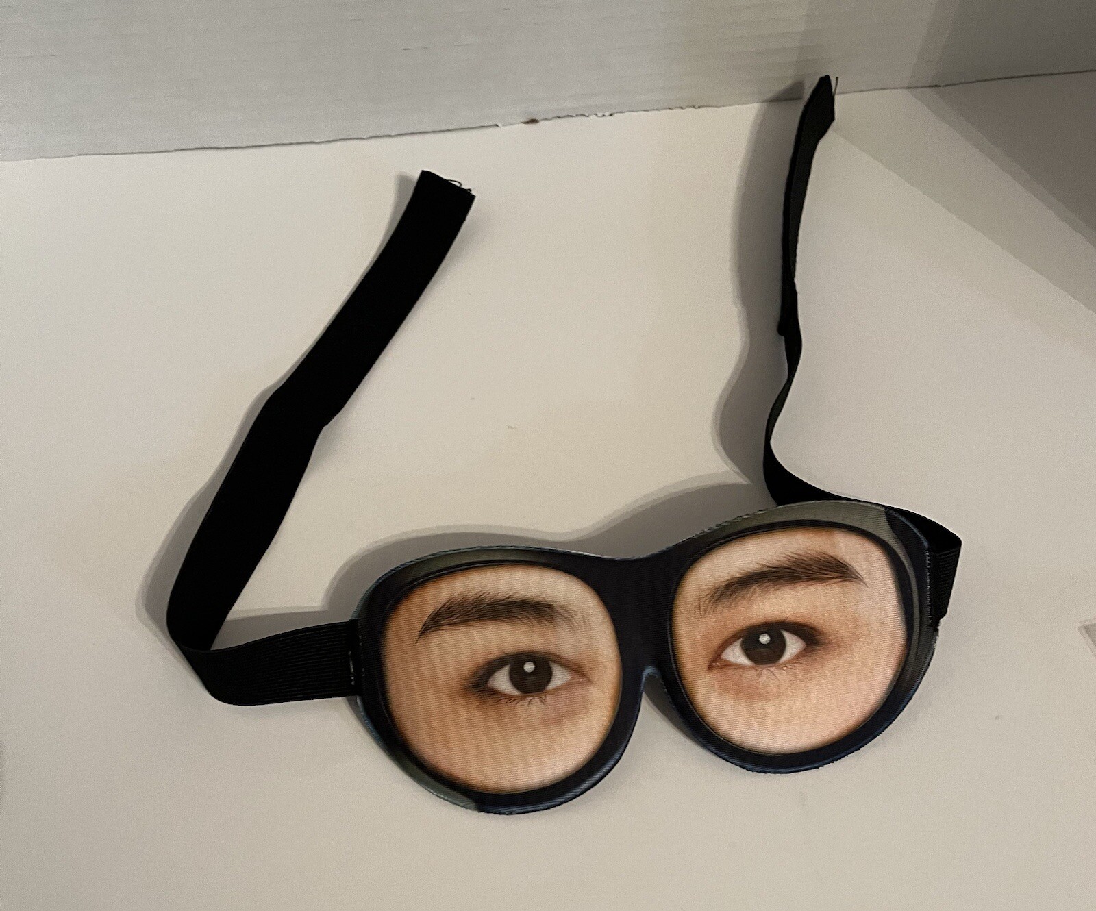 EYE MASK KIT.COMES WITH EAR PROTECTOR AND A POUCH.BRAND NEW.