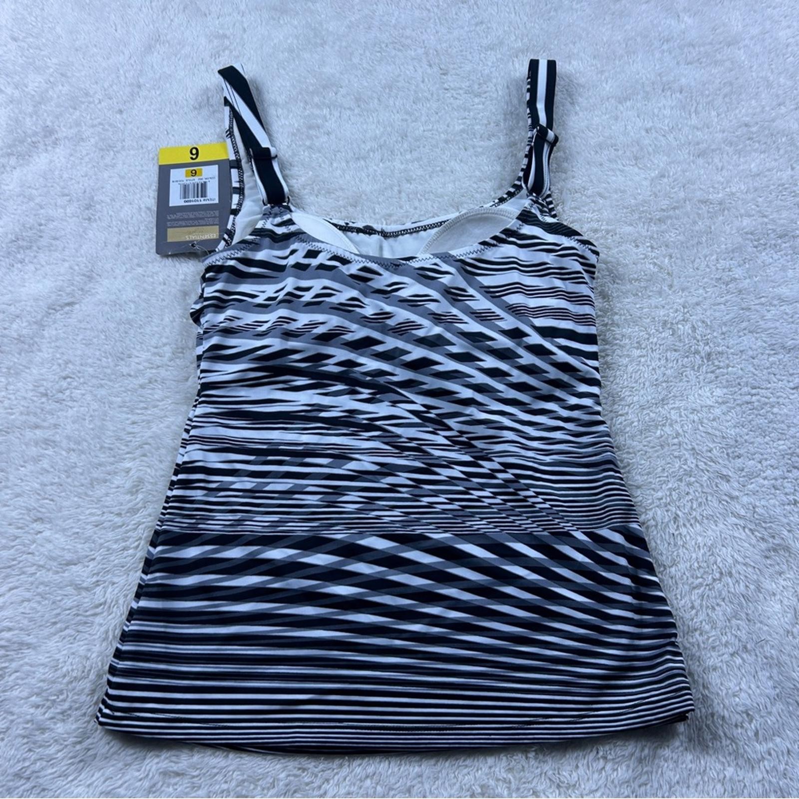 NWT Essentials Women’s One Piece Swimsuit Black White Geometric Print Sz 6