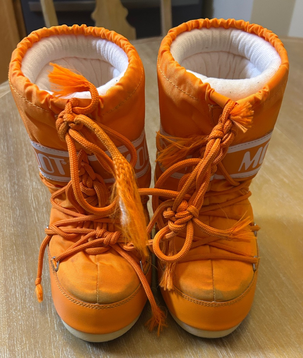 Vintage 1980s Youth Orange Tecnica Moon Boots Size US 10-12.5 made in Albania