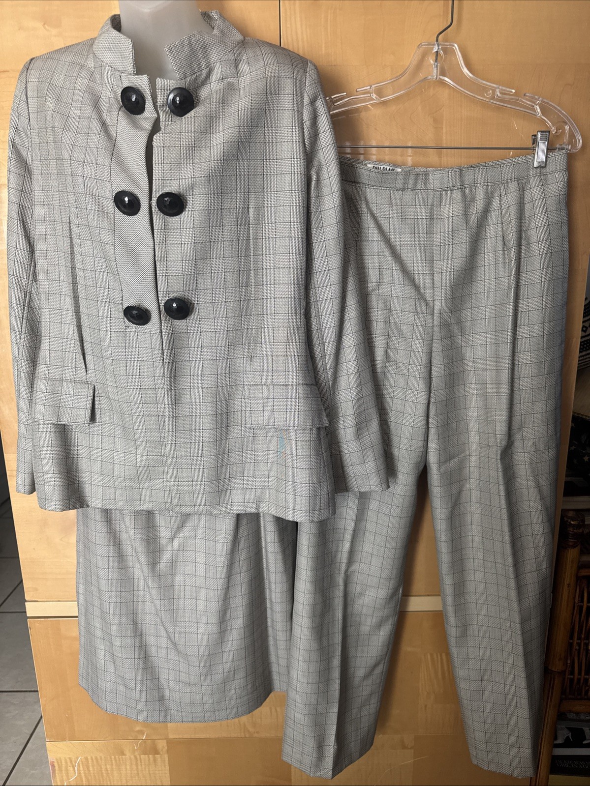 Vintage Bill Blass Made In USA 3 Piece Woman’s Suit Size 8 🔥w/jeans Too😊