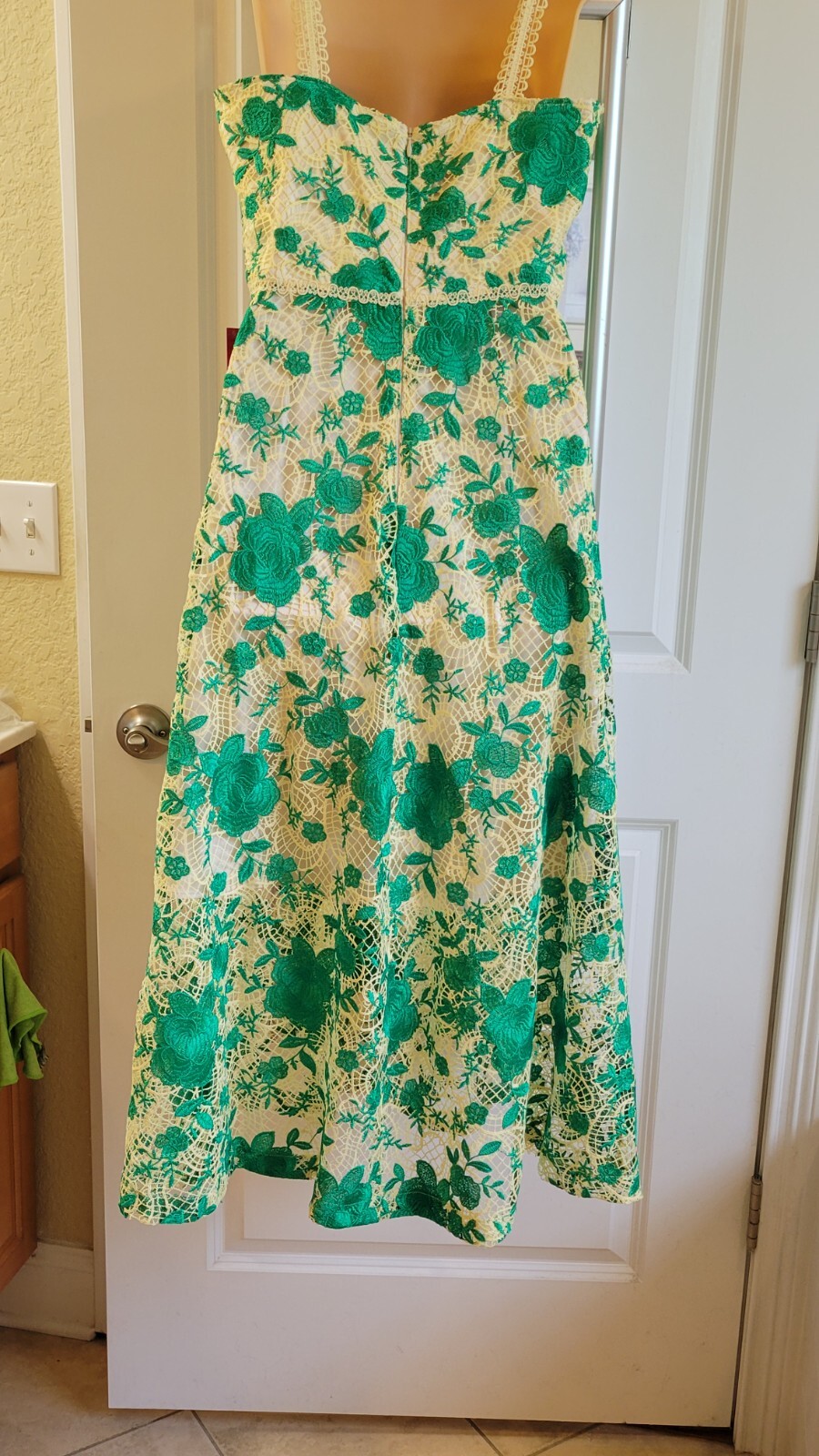 Dillards Alex Marie green/cream crochet midi dress sz 4 NWT