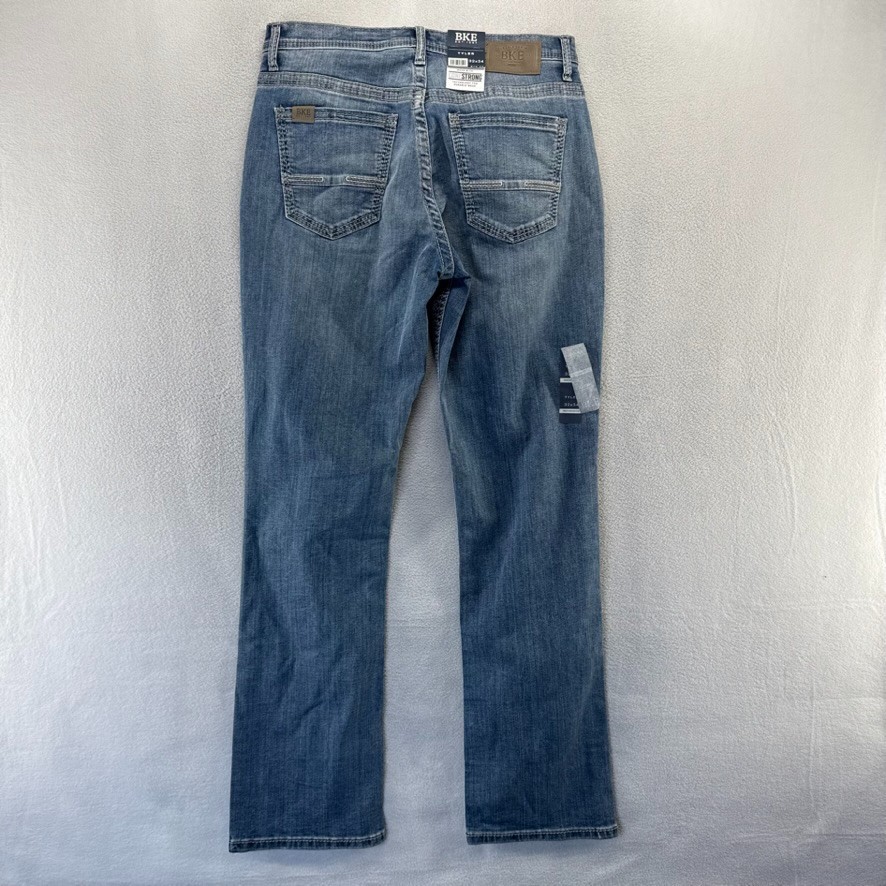 Buckle BKE Jeans mens 32×34 Blue Medium Wash Tyler Straight Whisker 5 Pocket NEW