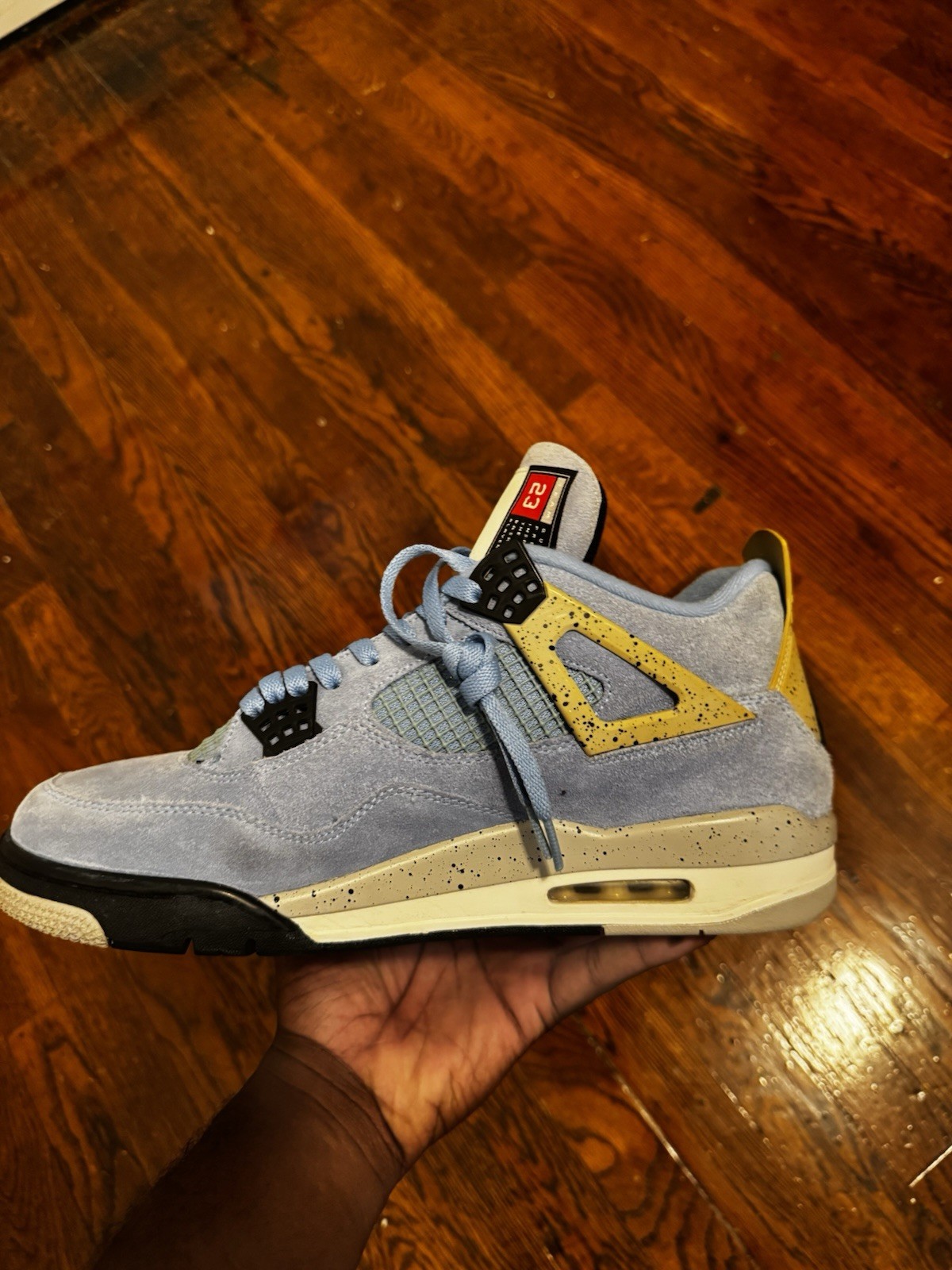 Air Jordan 4 Retro UNC