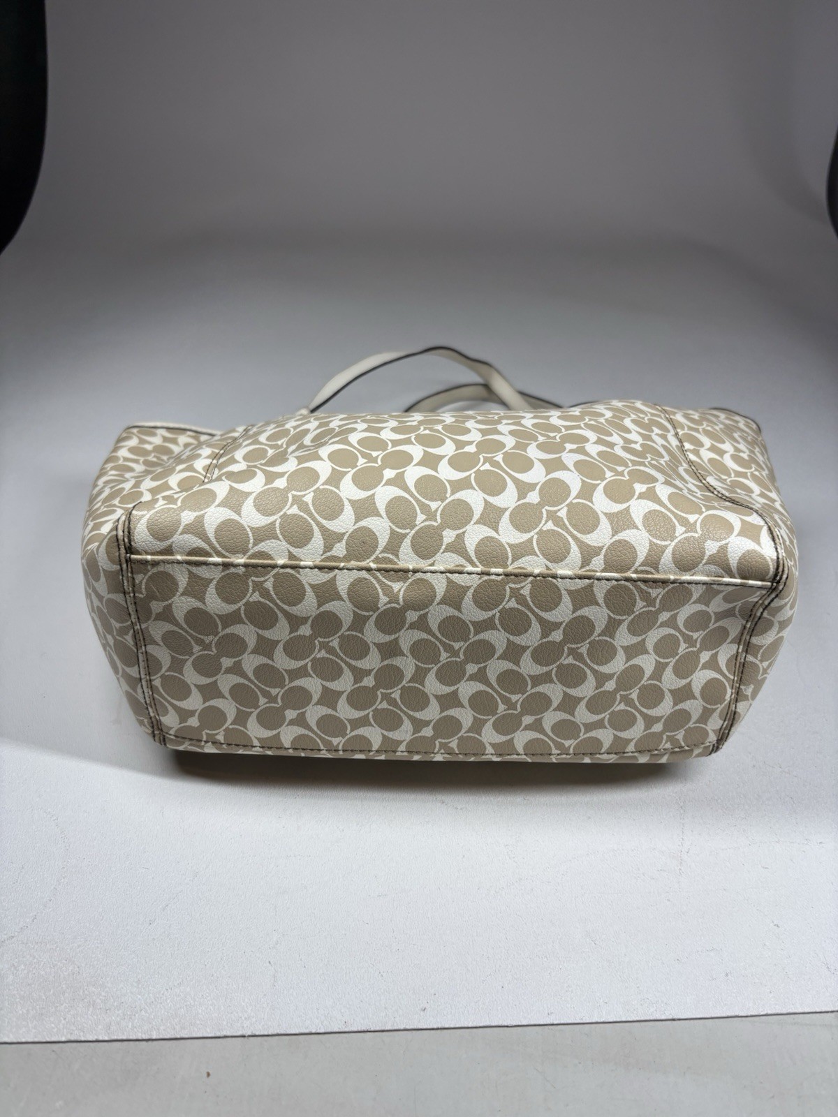 Coach Signature Leah Large Shoulder Tote Bag Khaki White 15135 Handbag Purse