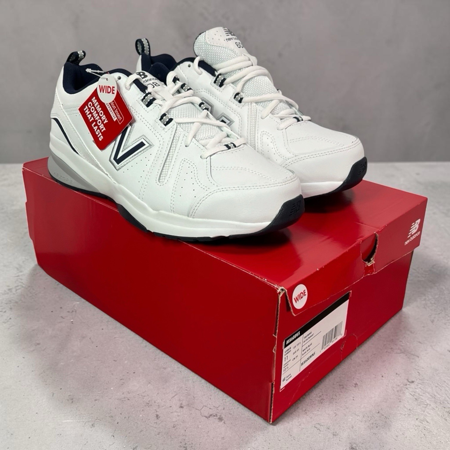 New Balance MX608v5 Sneakers Men’s Size 11 4E Wide White/Blue MX608WN5
