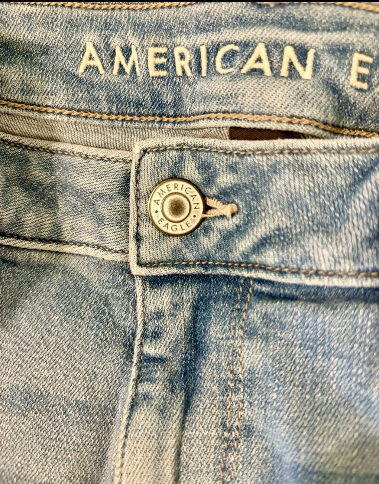 American Eagle Outfitters Super High-Rise Flared Light Wash Jeans size 4 Long