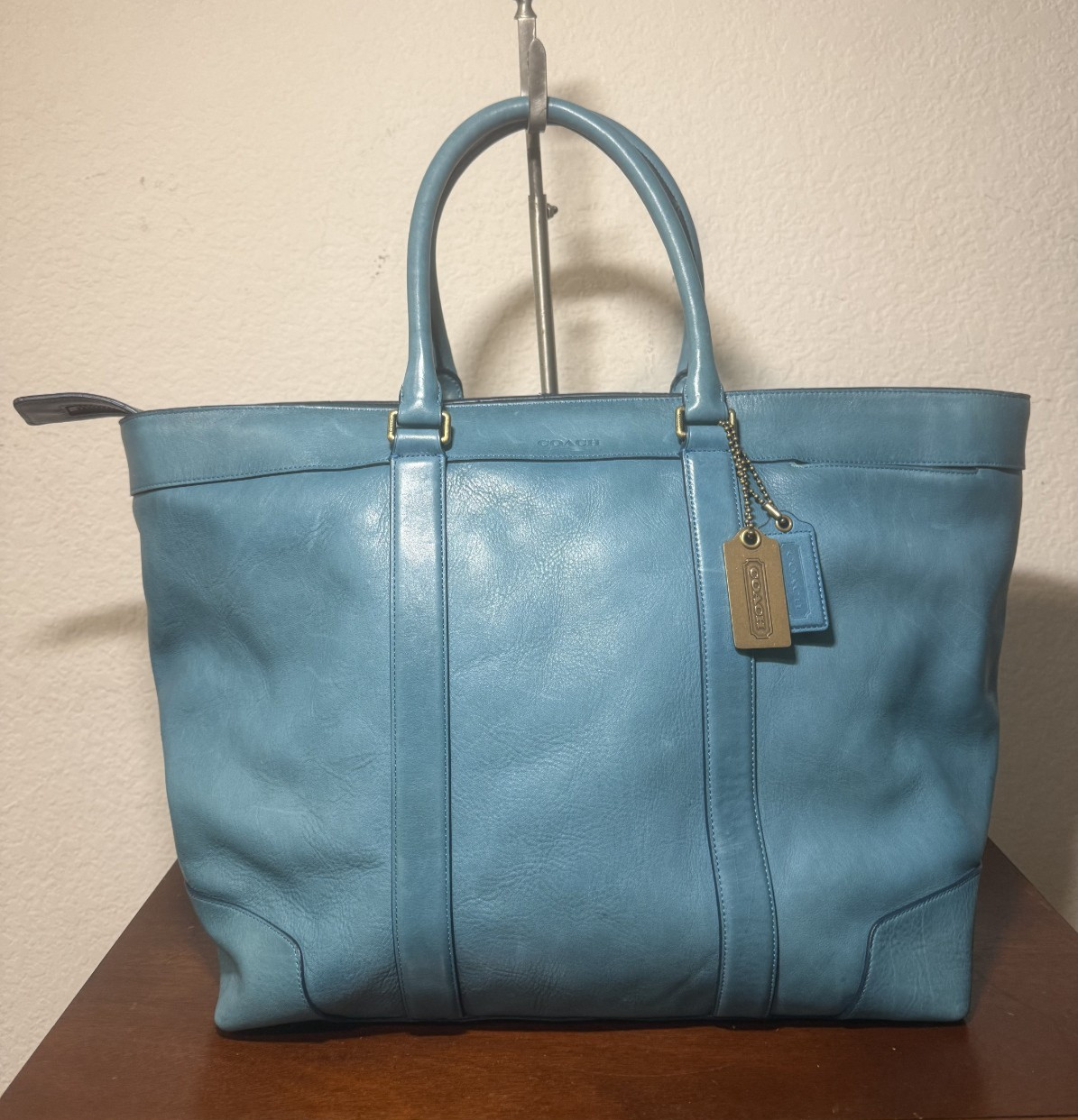 Vintage COACH Bleecker Legacy Weekend Tote Light Blue 70487 logo charm elegant
