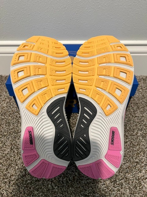 Women’s Size 8.5 Brooks Ghost 17 Running Shoes New In Oyster/Aprict/Pink 120431