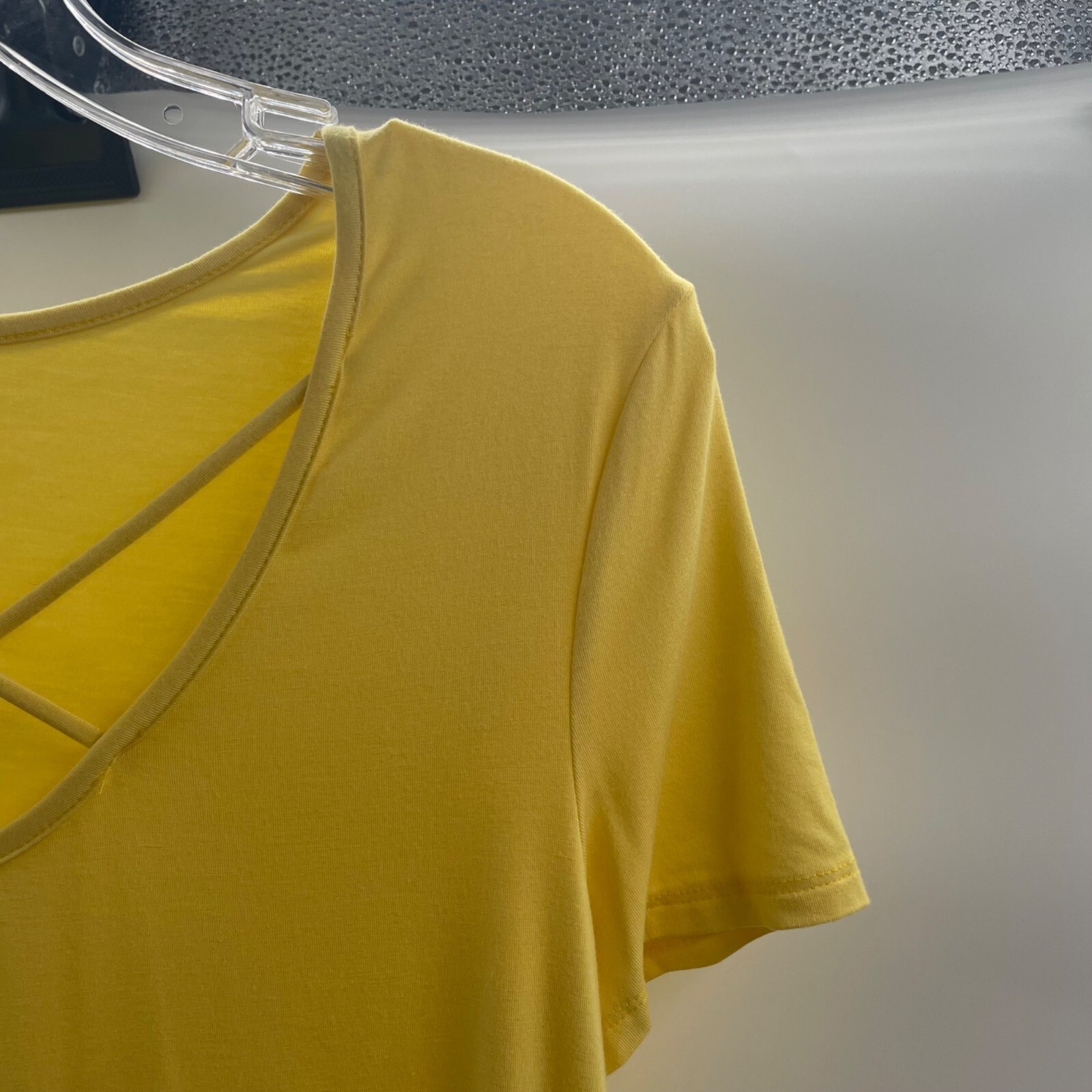 Lime n Chili Crisscross V-Neck Short Sleeve Blouse Womens Size Small Yellow