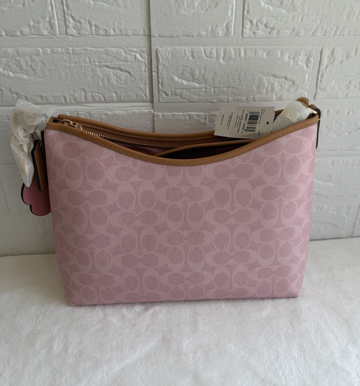Coach Signature Logo Crescent Shoulder Bag Pink Zip Crossbody Strap Charm Gold